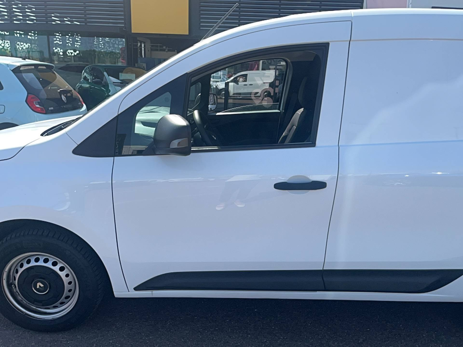 Vente en ligne Renault Kangoo Van  BLUE DCI 95 EDC au prix de 17 991 €