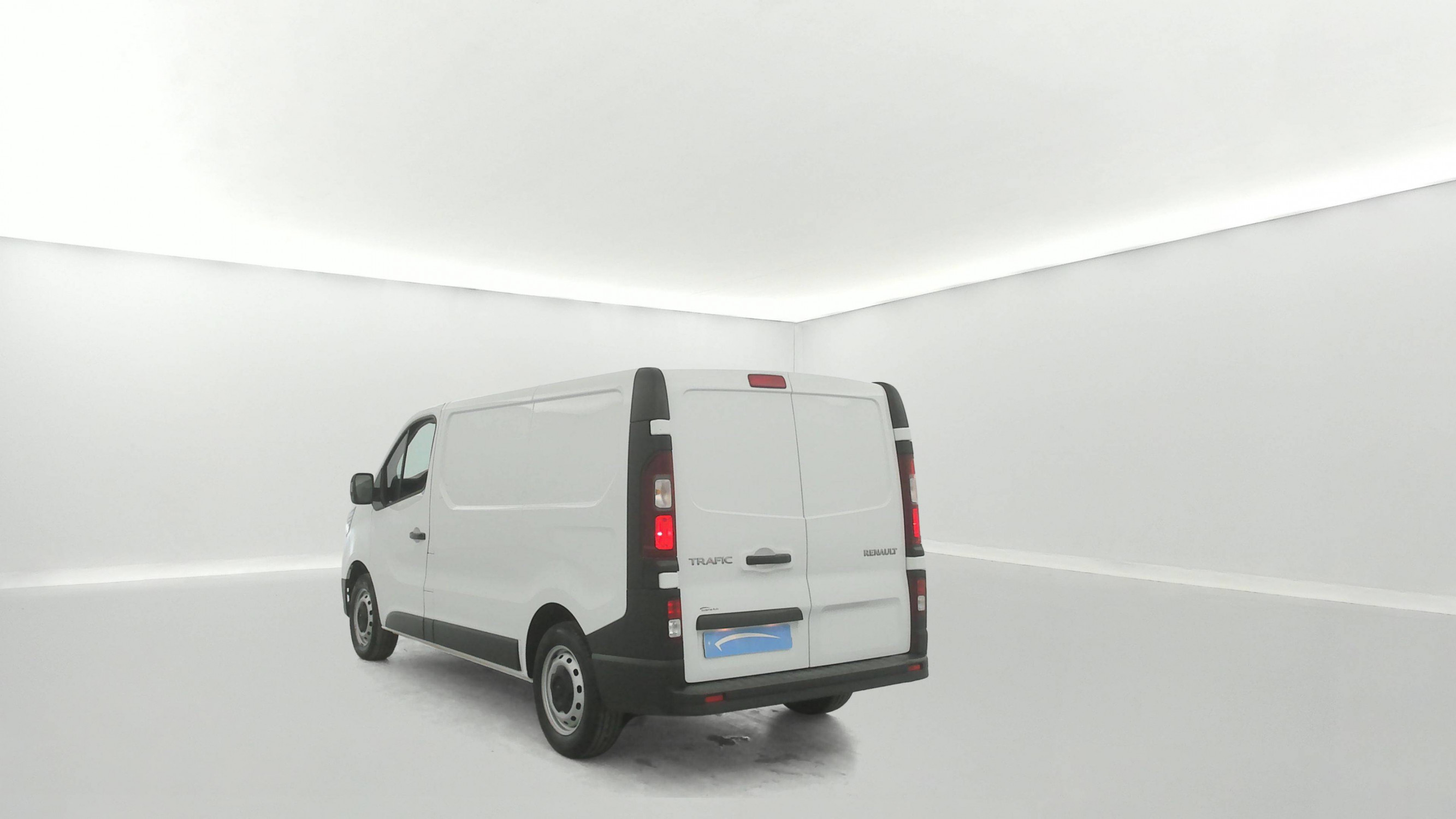 Vente en ligne Renault Trafic 3 Fourgon TRAFIC FGN L1H1 3000 KG BLUE DCI 130 au prix de 22 788 €