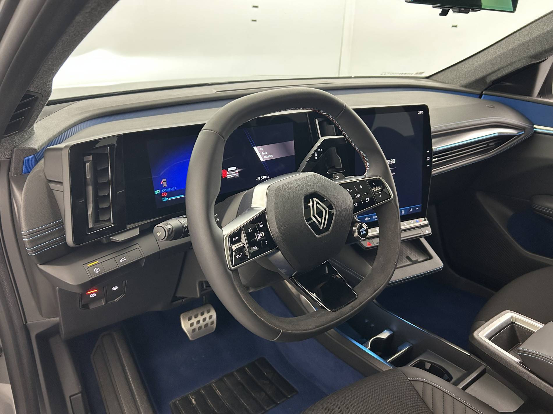 Vente en ligne Renault Scenic E-Tech Scenic E-Tech électrique 220 ch grande autonomie au prix de 42 490 €