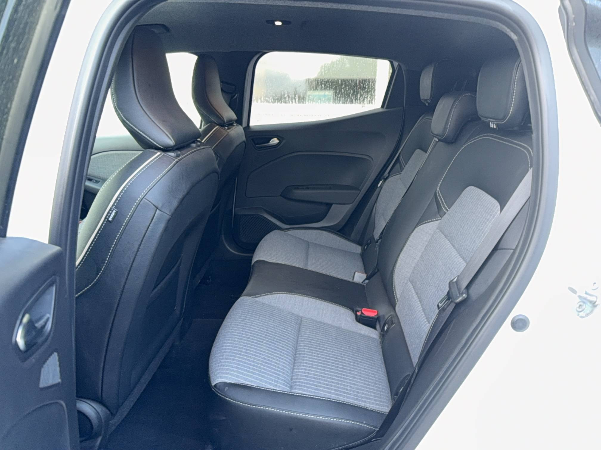 Vente en ligne Renault Clio 5 Clio TCe 90 au prix de 15 990 €