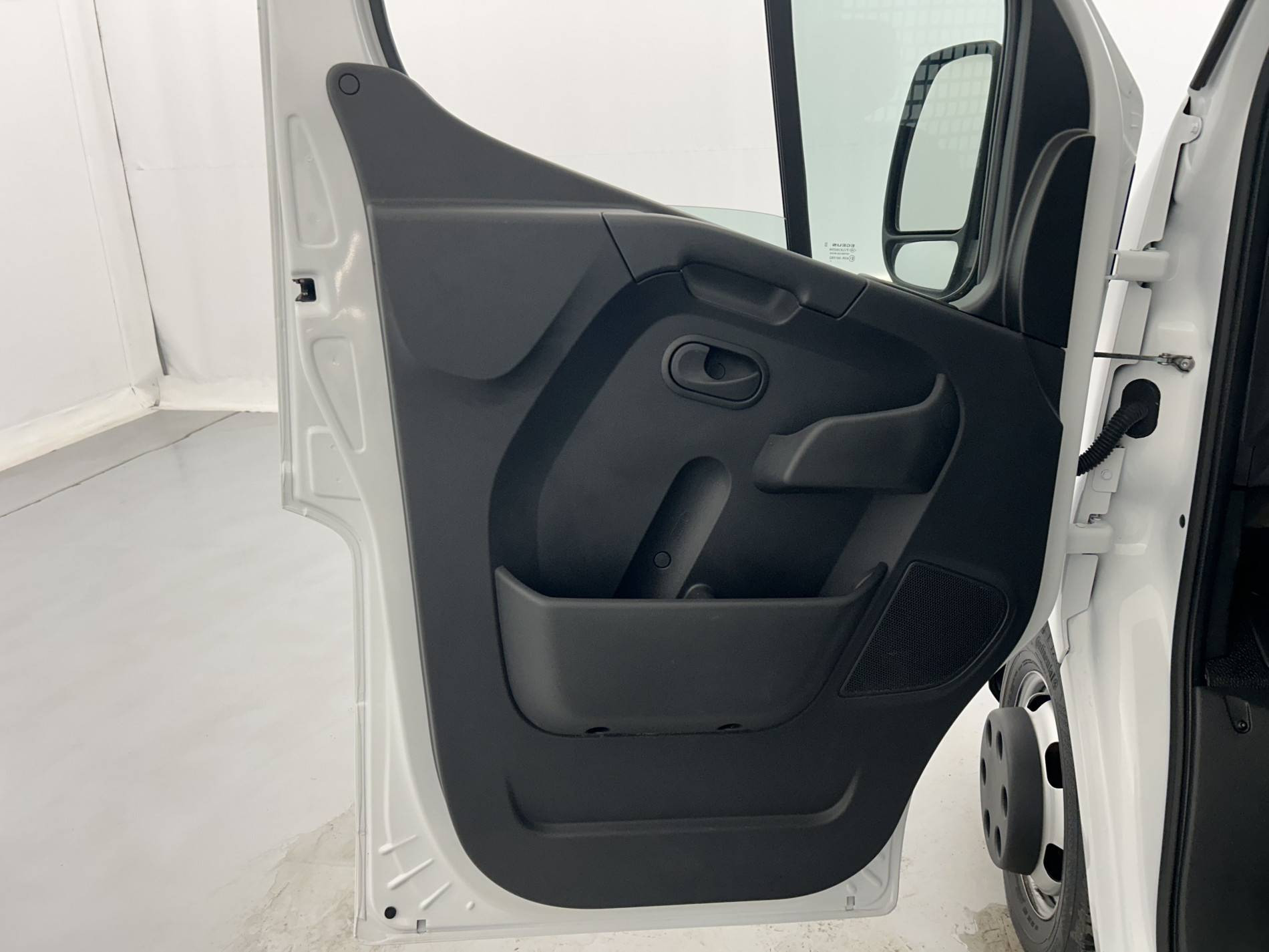 Vente en ligne Renault Master 3 Châssis Cabine MASTER CC PROP RJ3500 L2 PAFC BLUE DCI 130 EURO VI au prix de 33 990 €