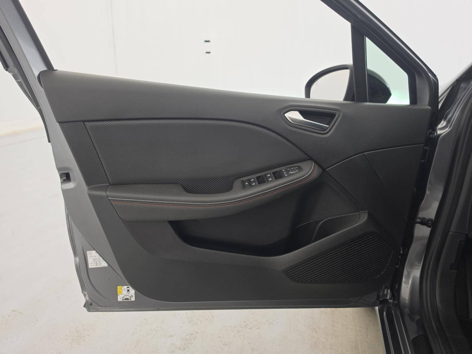 Vente en ligne Renault Clio 5 Clio TCe 140 au prix de 17 990 €