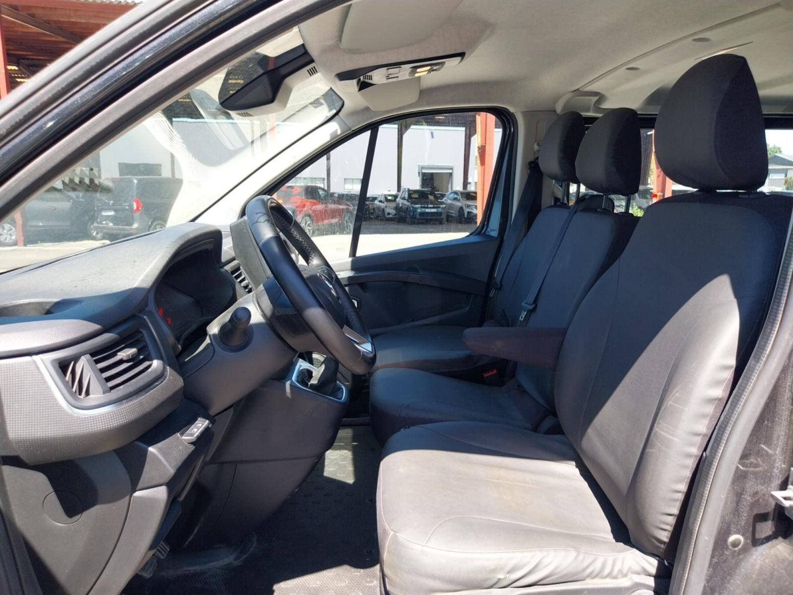Vente en ligne Renault Trafic Cabine Approfondie TRAFIC CA L2H1 3000 KG BLUE DCI 170 au prix de 29 990 €