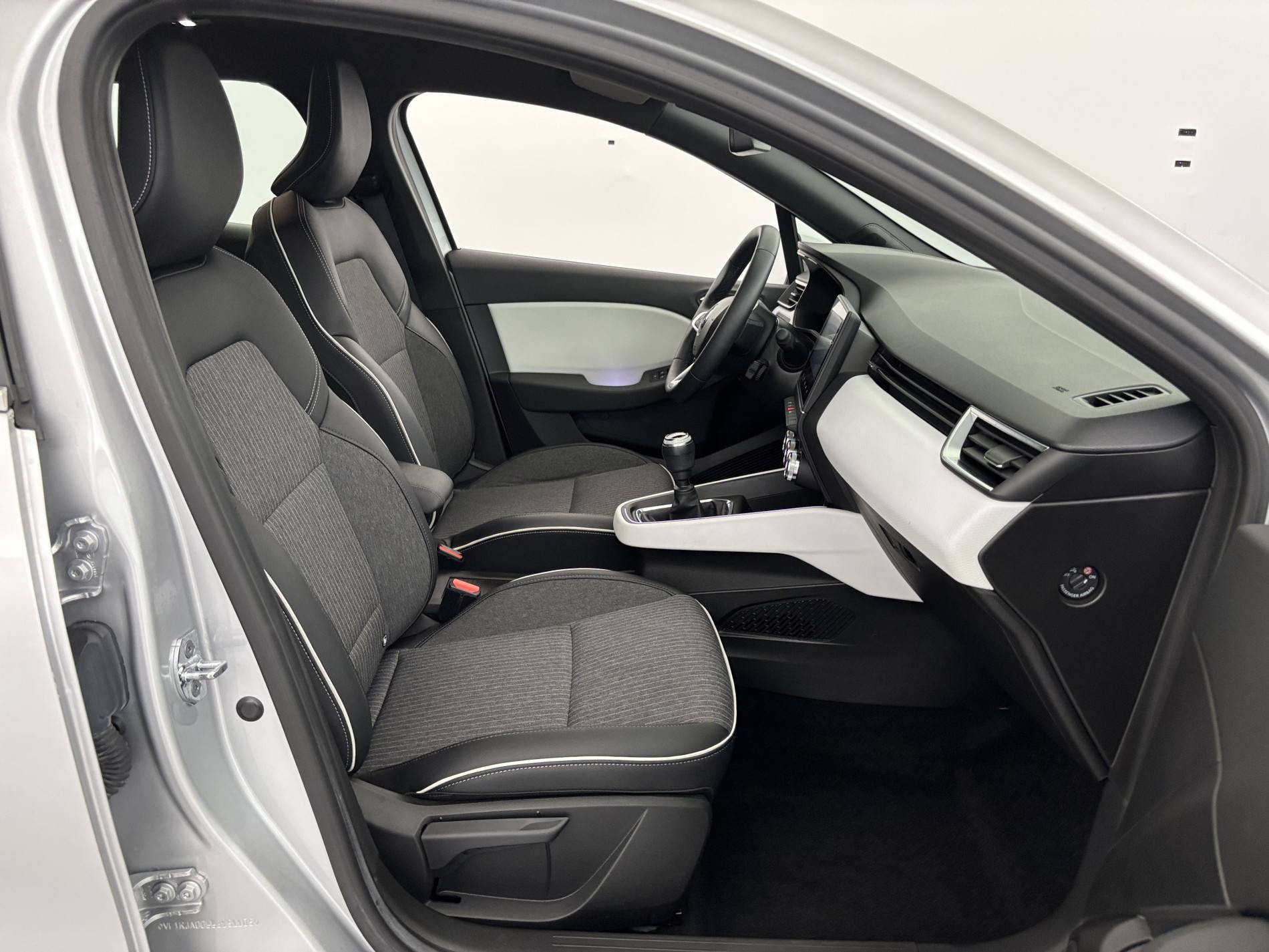 Vente en ligne Renault Clio 5 Clio TCe 90 - 21N au prix de 14 890 €