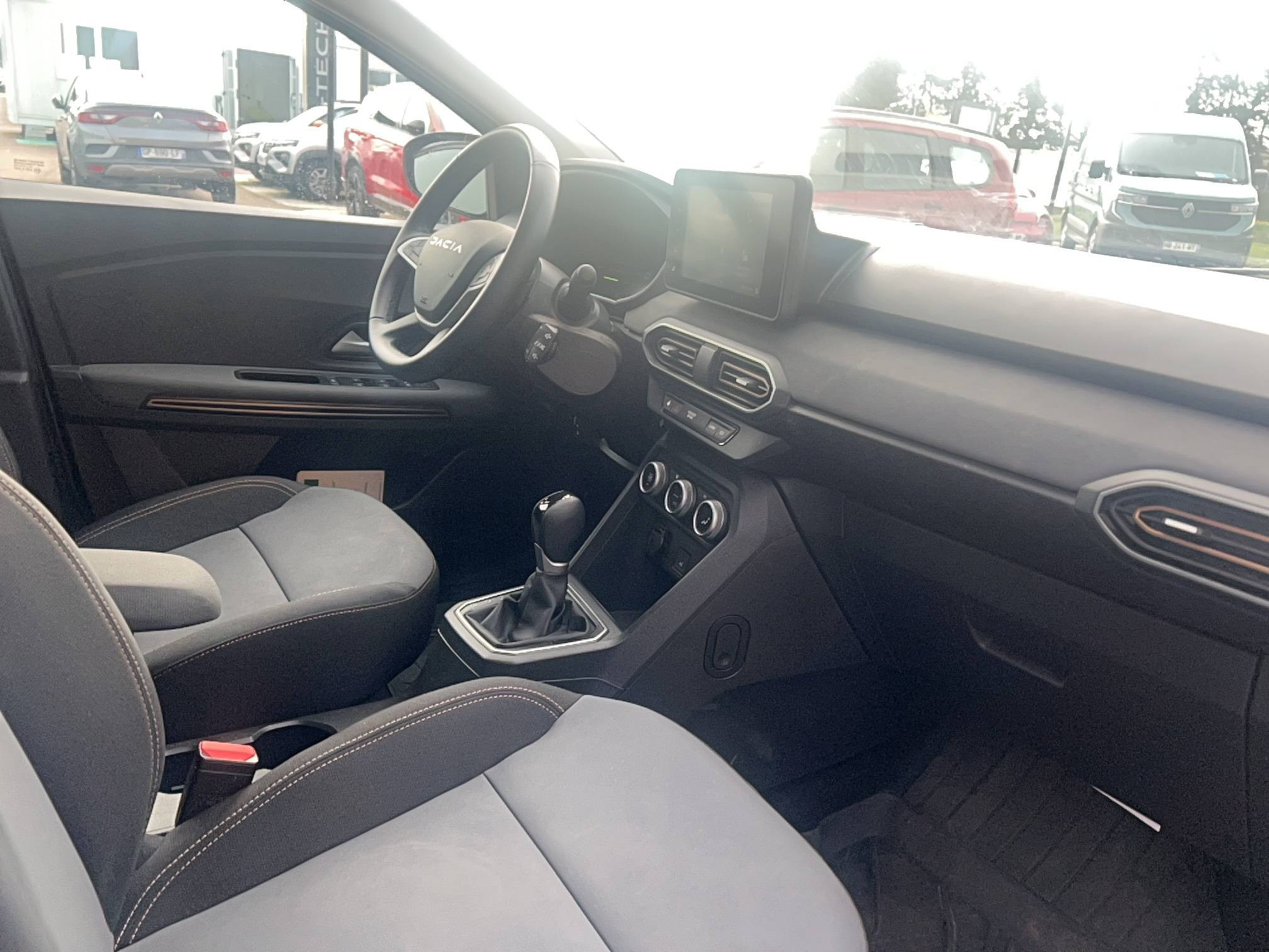 Vente en ligne Dacia Jogger  Hybrid 140 7 places GSR2 au prix de 25 991 €