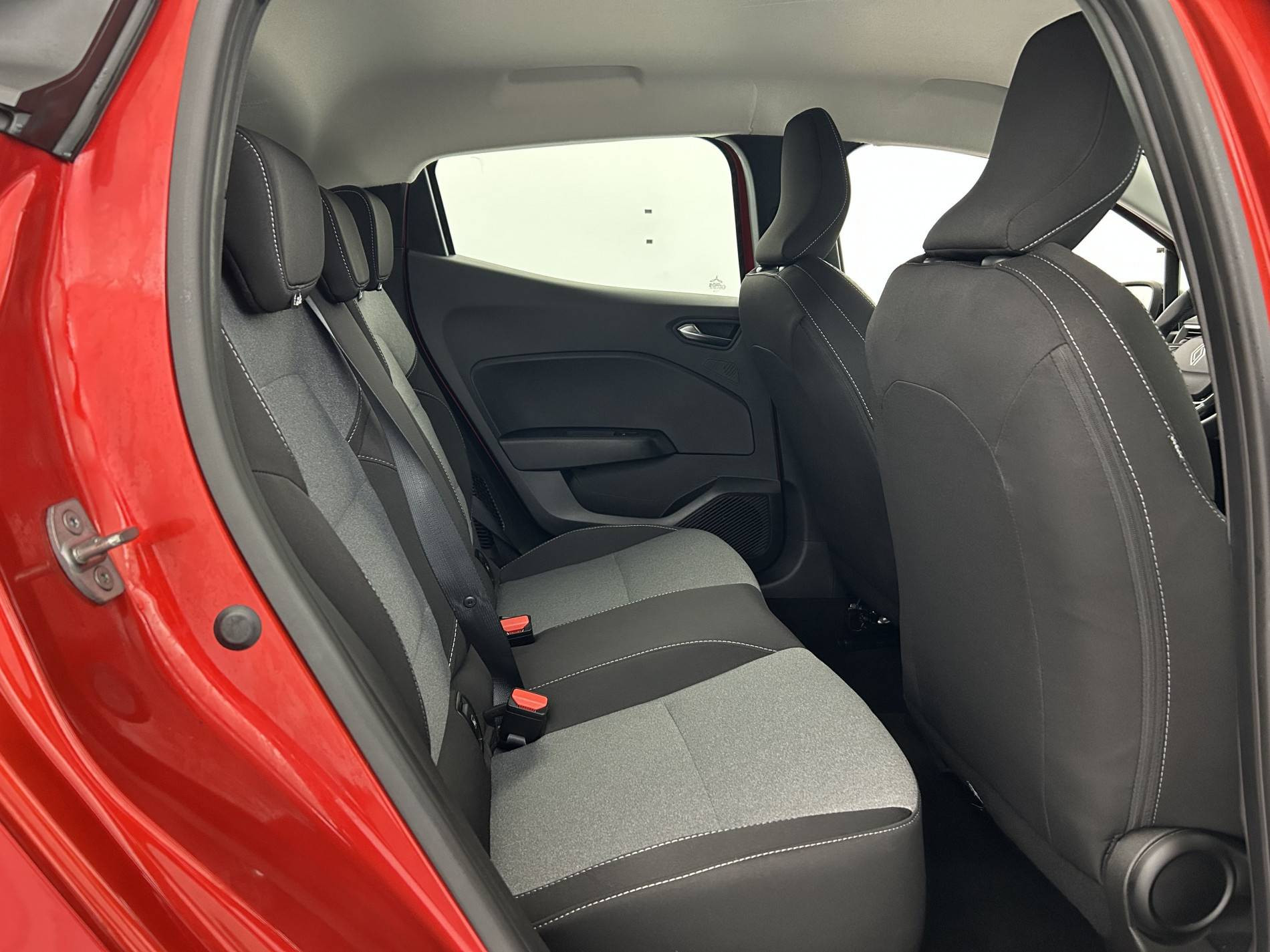 Vente en ligne Renault Clio 5 Clio E-Tech full hybrid 145 ch GSR2 au prix de 19 590 €