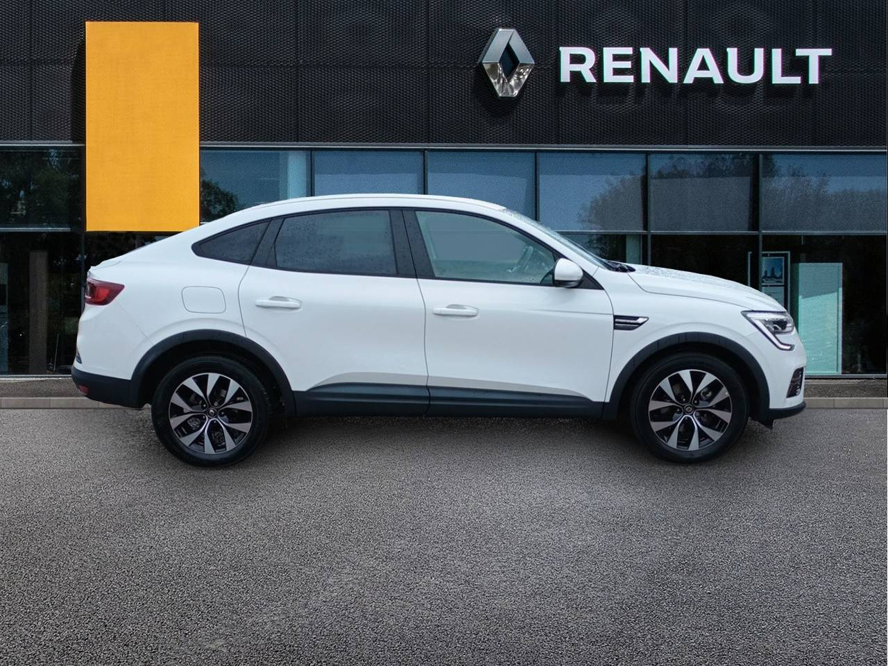 Vente en ligne Renault Arkana  E-Tech hybride 145 - 22 au prix de 19 990 €