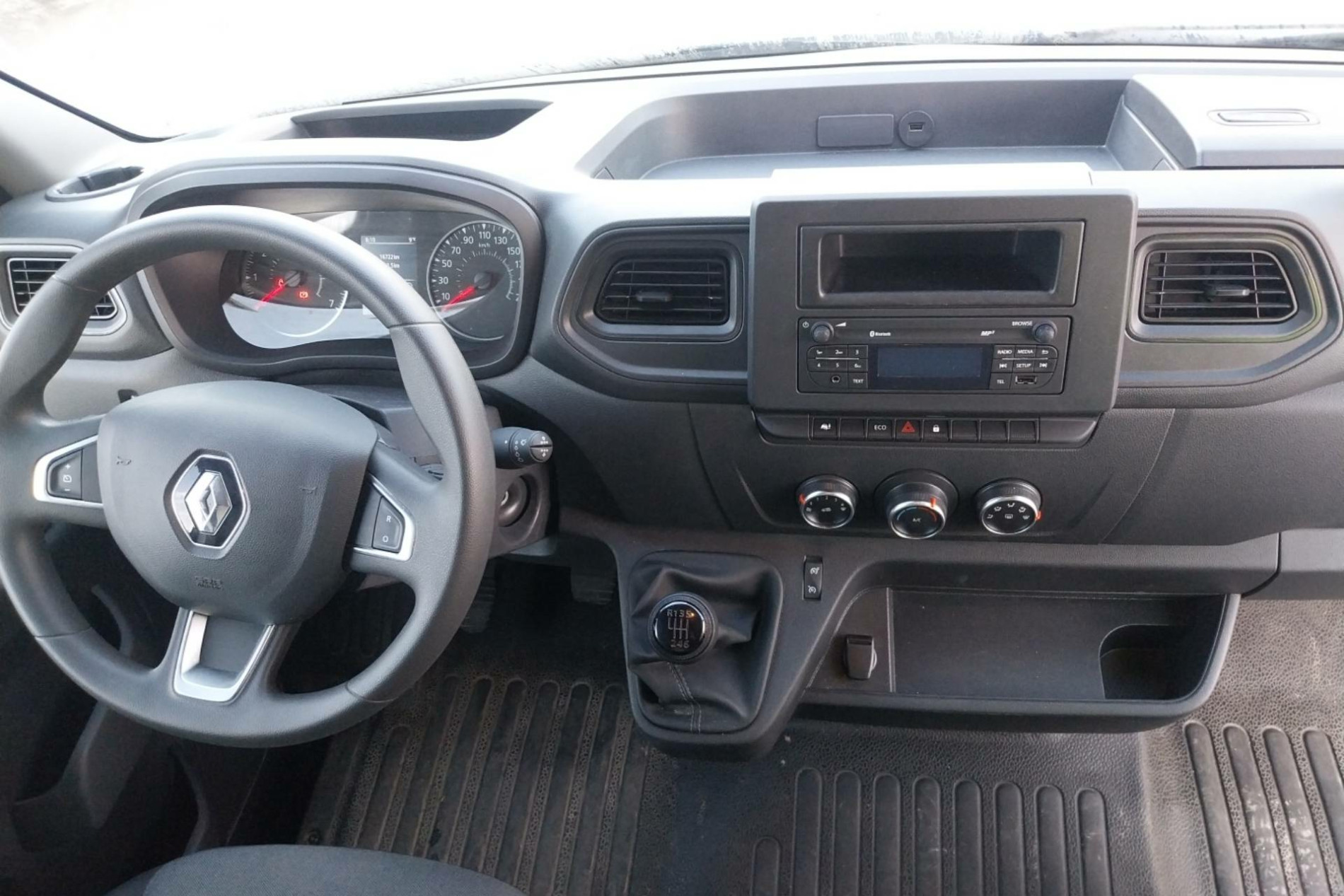 Vente en ligne Renault Master Fourgon MASTER FGN TRAC F3500 L3H3 BLUE DCI 135 au prix de 29 900 €