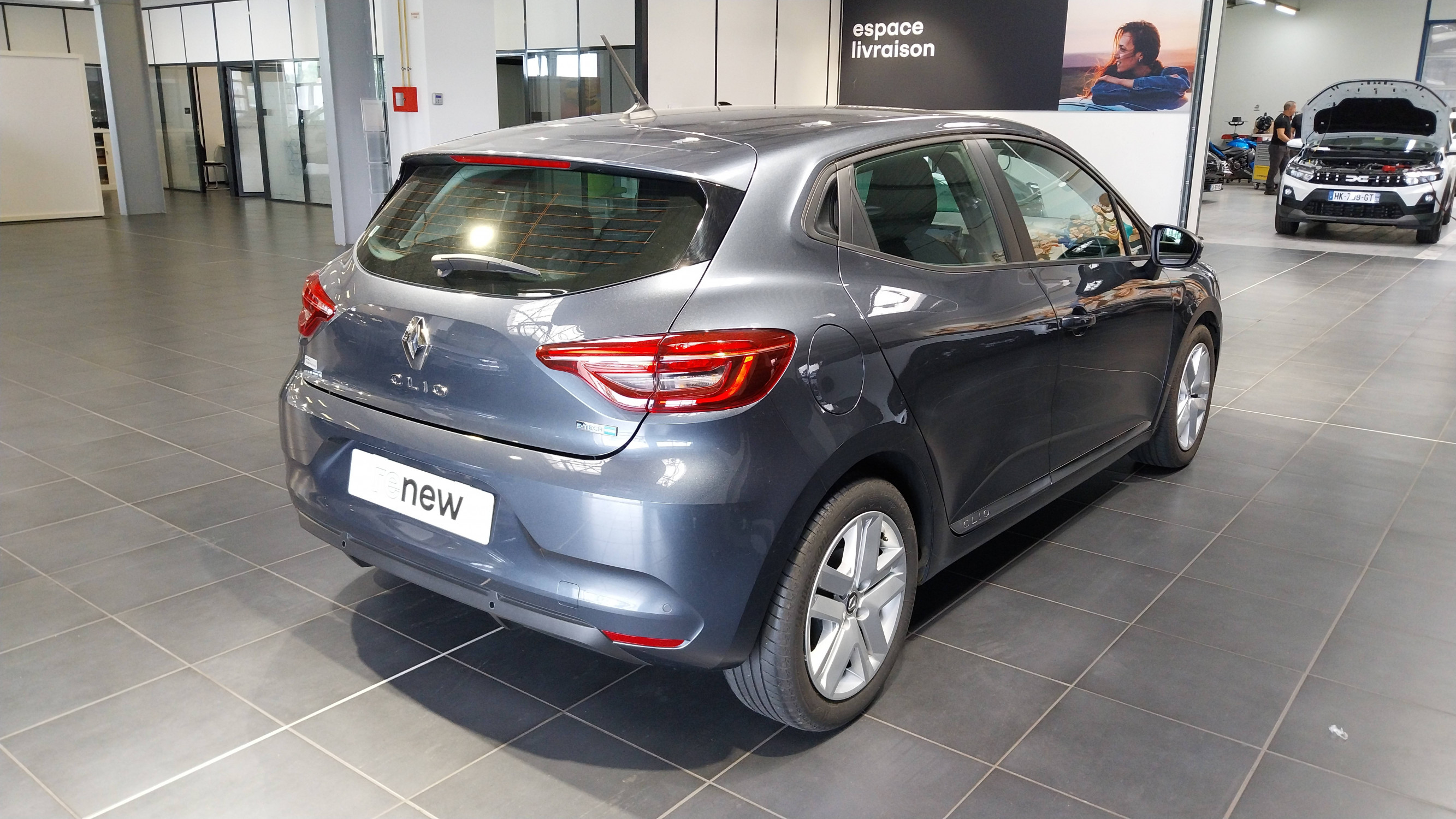 Vente en ligne Renault Clio 5 Clio E-Tech 140 - 21N au prix de 15 990 €