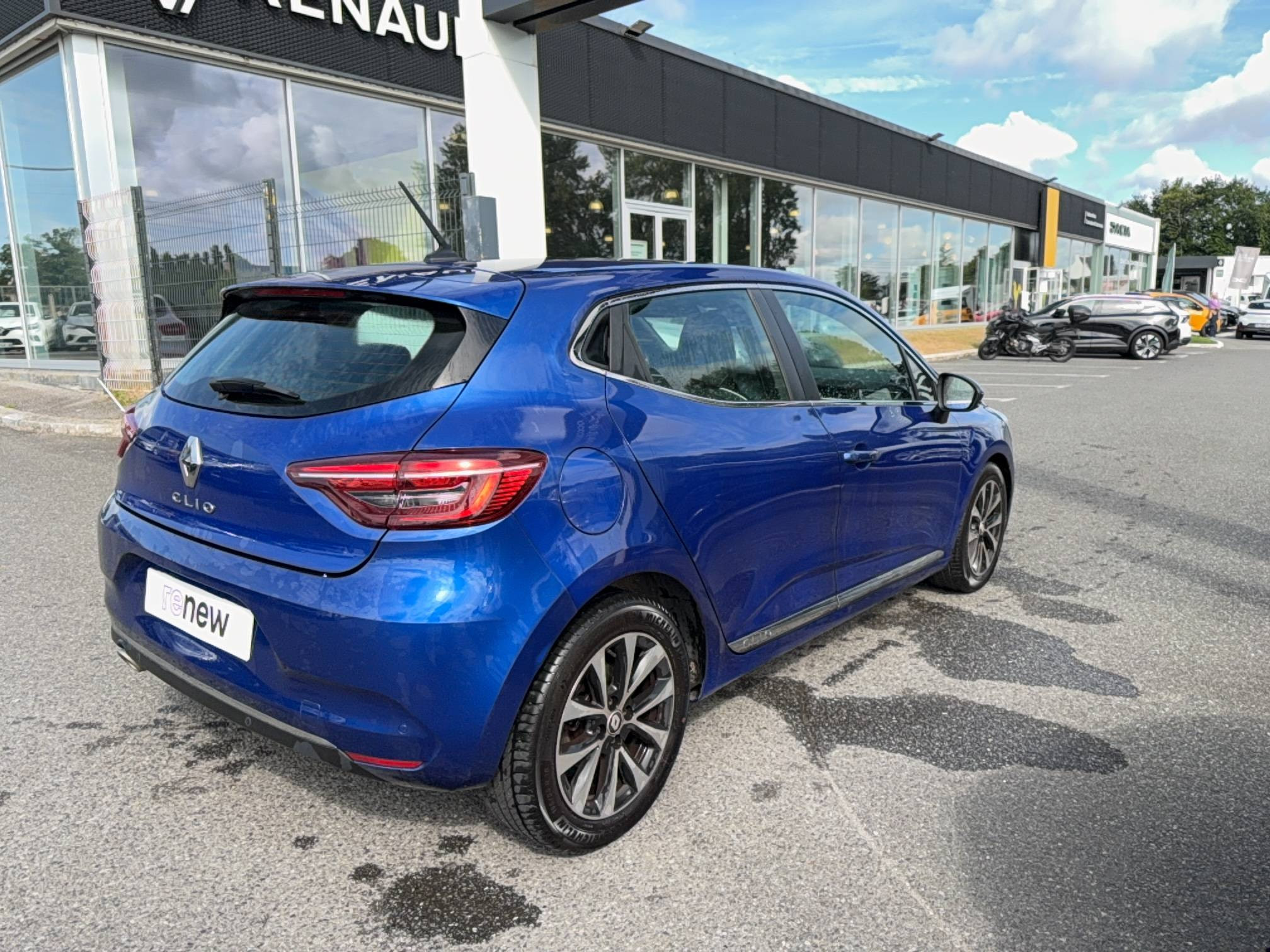 Vente en ligne Renault Clio 5 Clio TCe 100 GPL - 21N au prix de 12 390 €