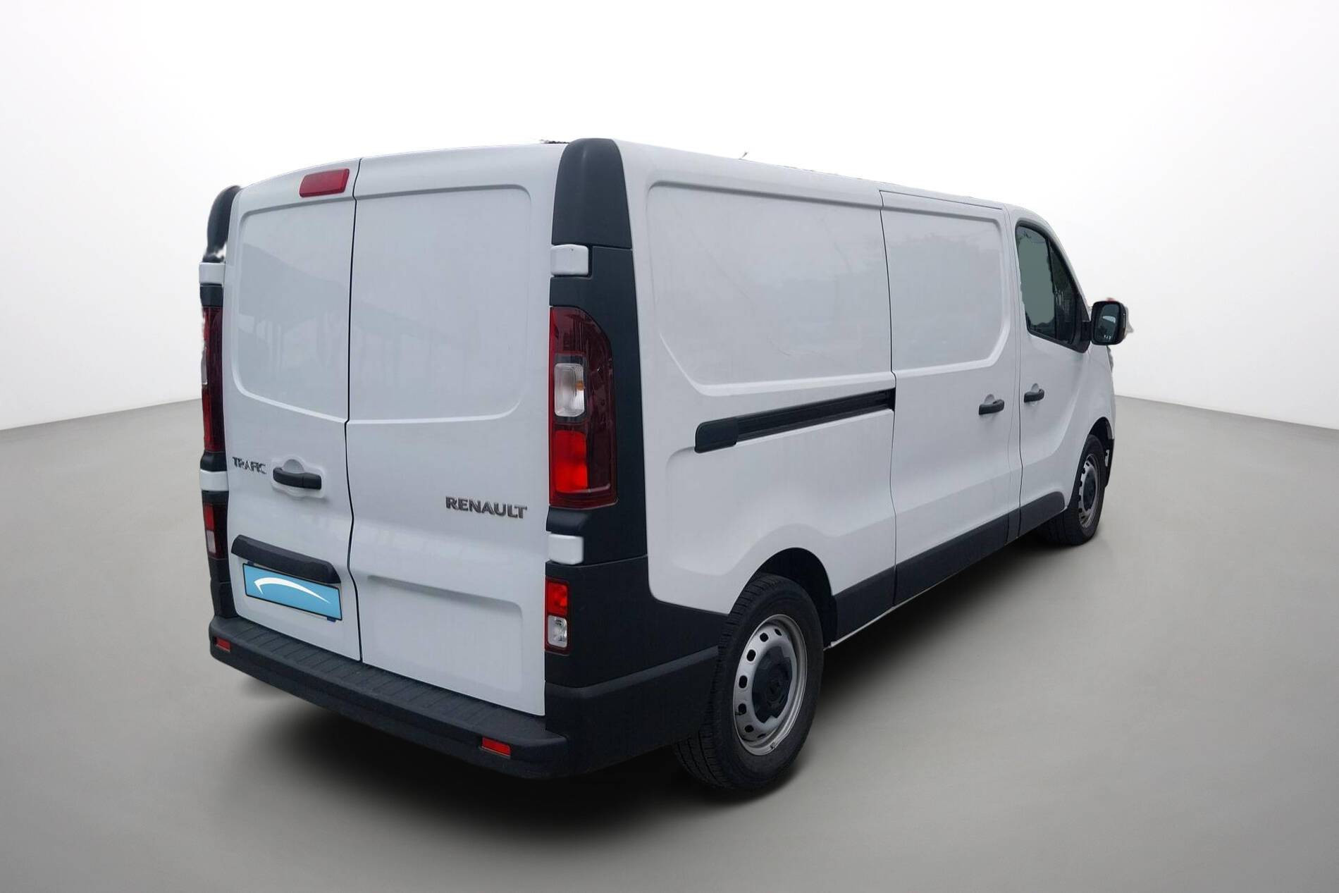 Vente en ligne Renault Trafic 3 Fourgon TRAFIC FGN L2H1 3000 KG BLUE DCI 130 au prix de 23 490 €