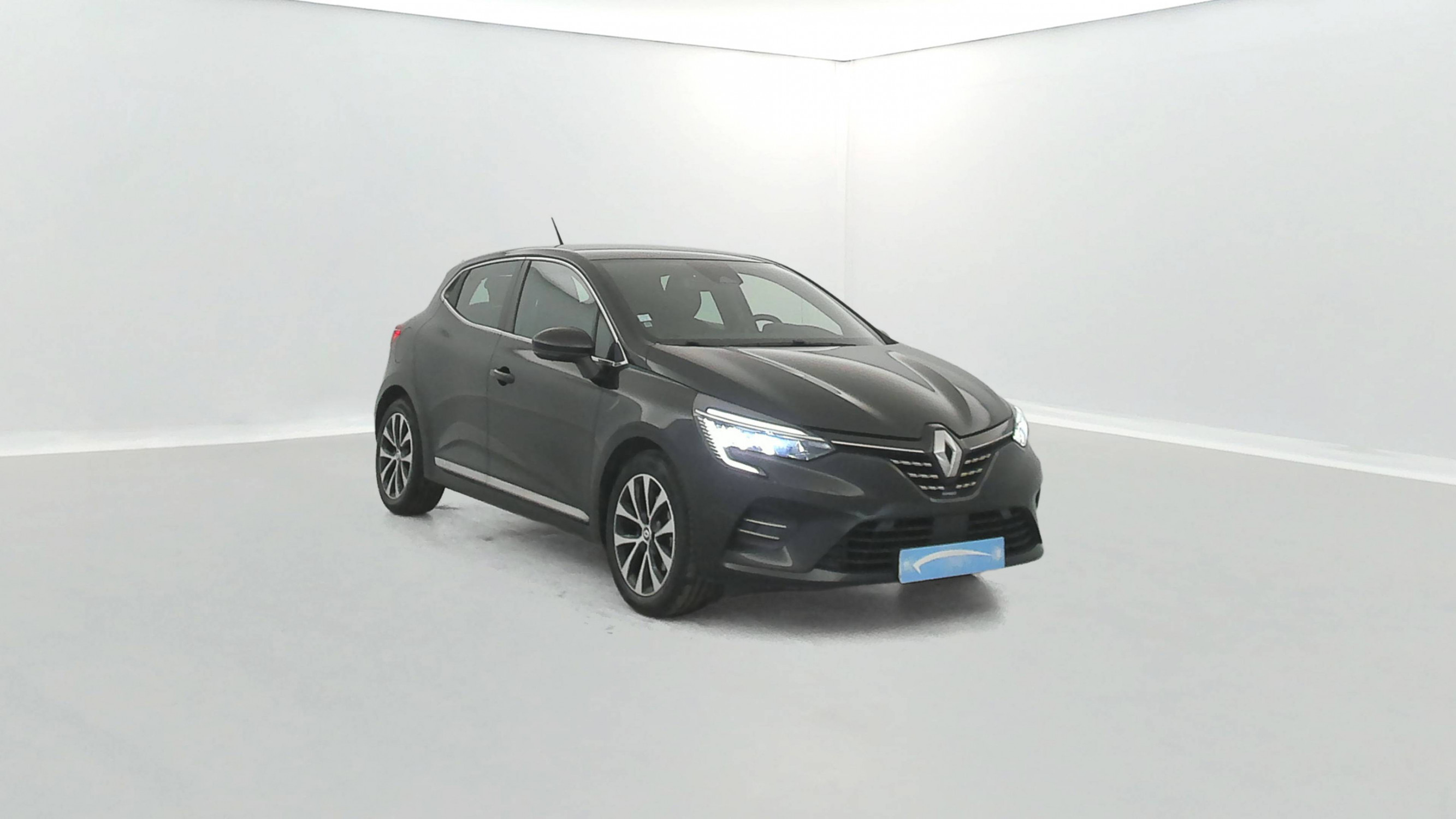 Vente en ligne Renault Clio 5 Clio E-Tech 140 - 21N au prix de 15 790 €