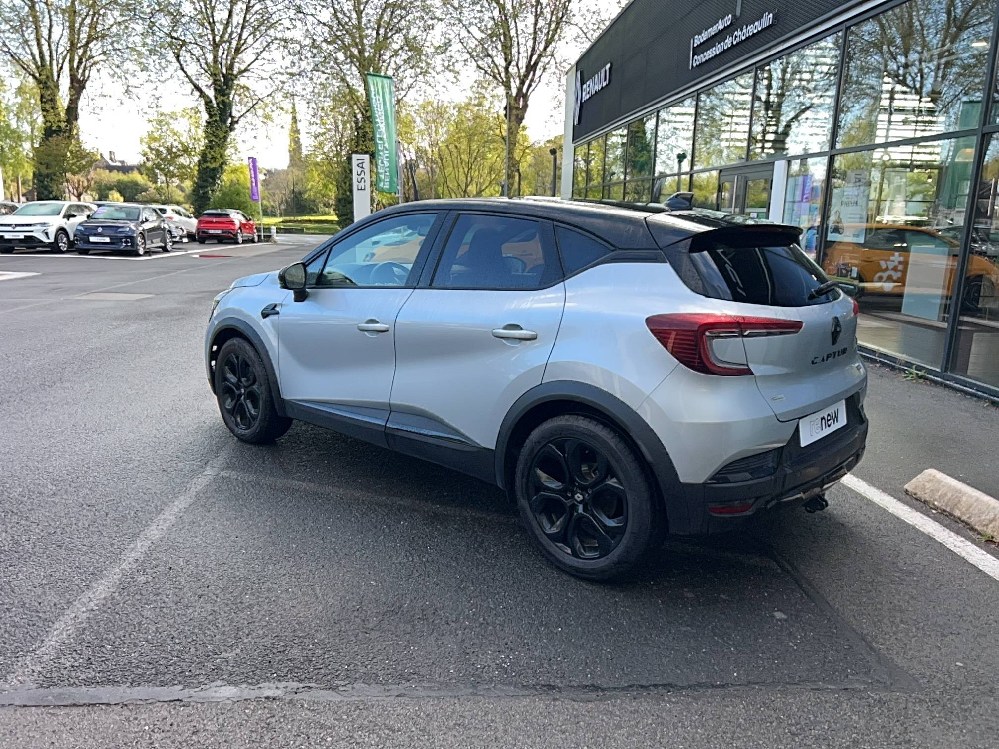 Vente en ligne Renault Captur  E-Tech 145 au prix de 17 990 €