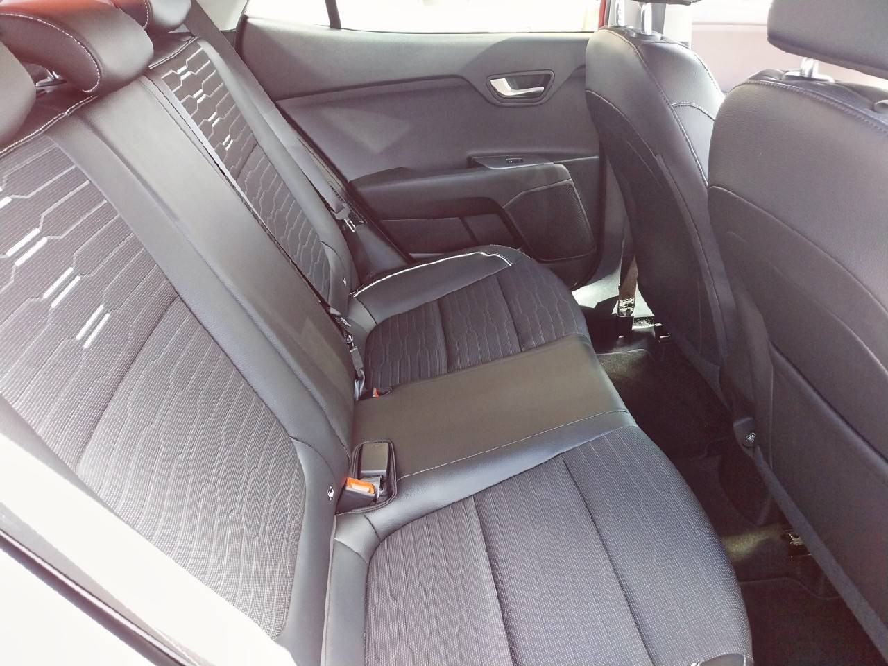 Vente en ligne Kia Stonic  1.0 T-GDi 120 ch MHEV DCT7 au prix de 19 380 €