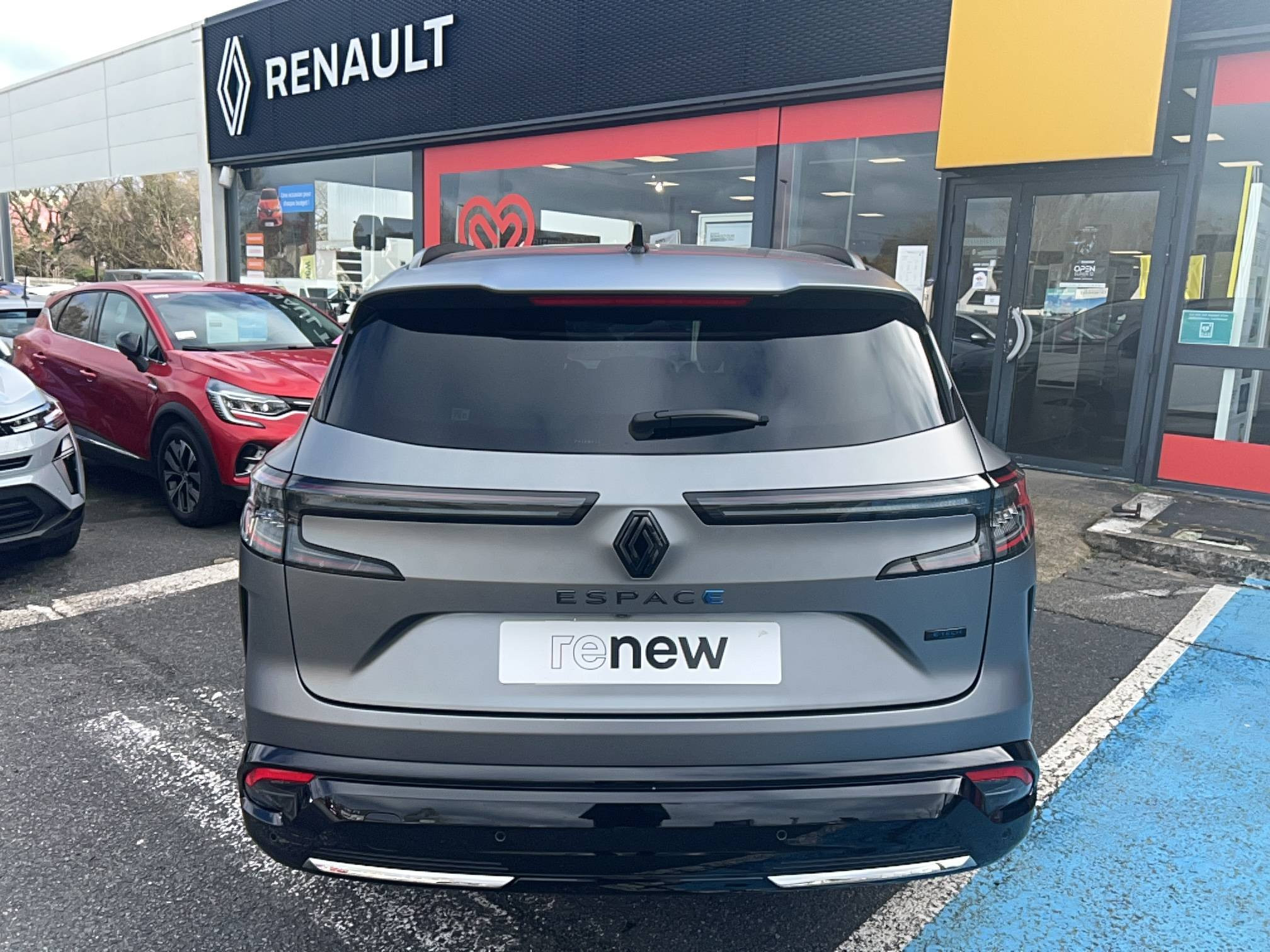 Vente en ligne Renault Espace Espace E-Tech full hybrid 200 GSR2 au prix de 40 300 €