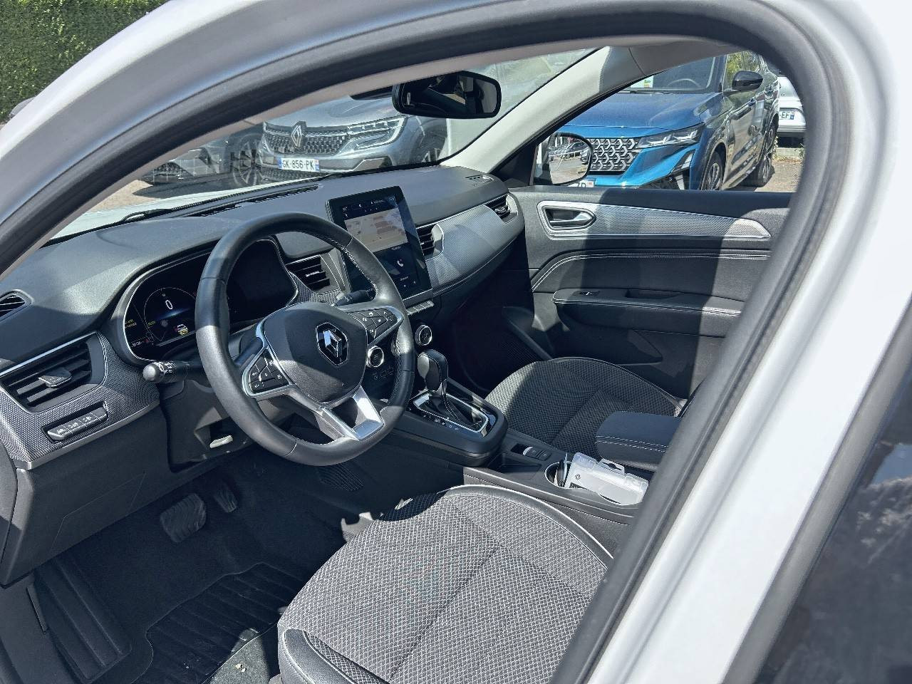 Vente en ligne Renault Arkana  E-Tech hybride 145 - 22 au prix de 18 990 €