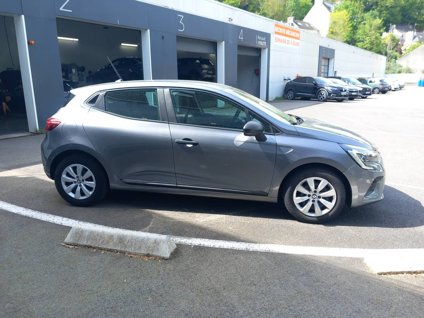 Vente en ligne Renault Clio 5 Clio SCe 65 au prix de 12 190 €