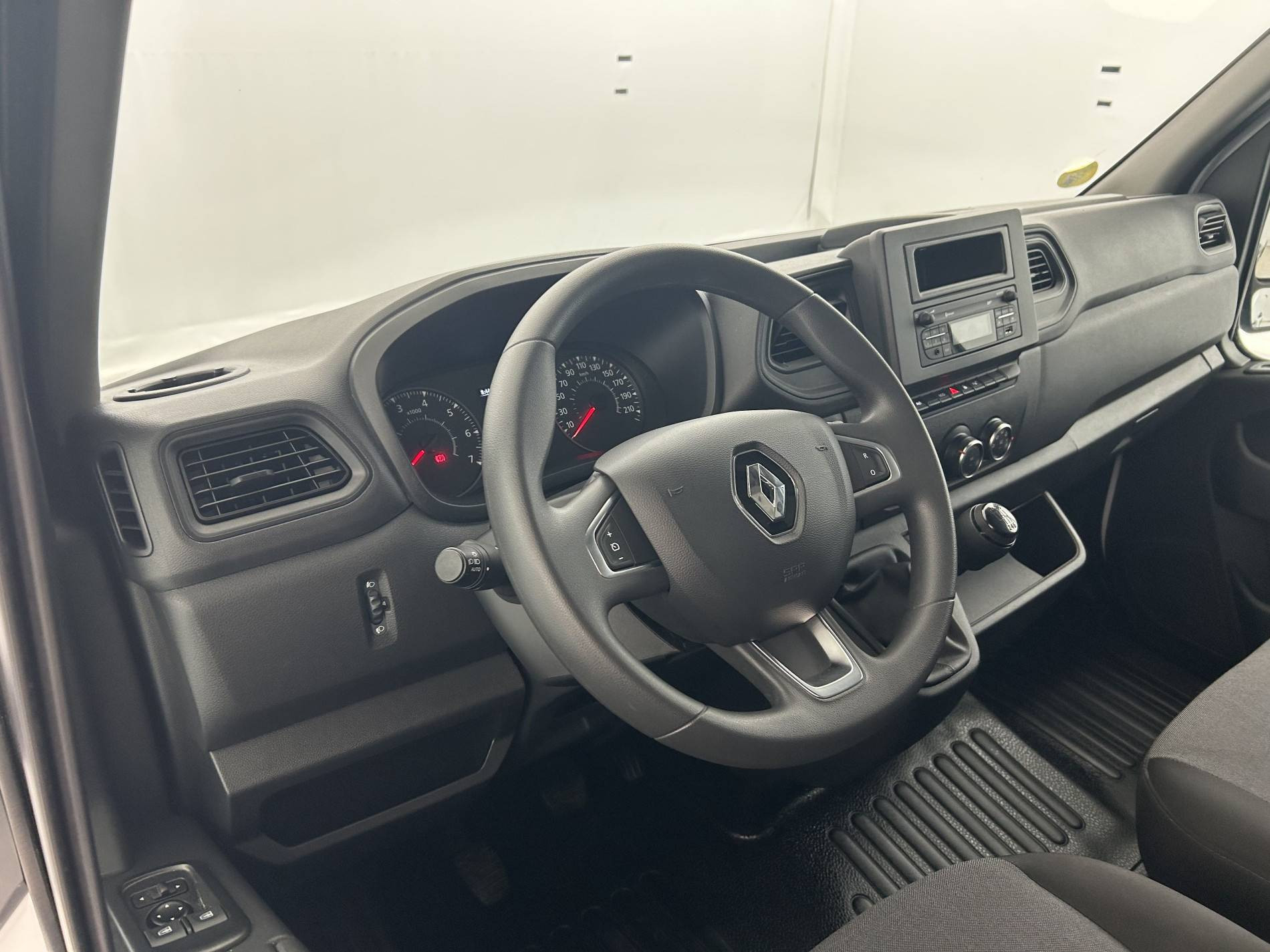 Vente en ligne Renault Master Fourgon MASTER FGN TRAC F3500 L2H2 BLUE DCI 135 au prix de 22 990 €
