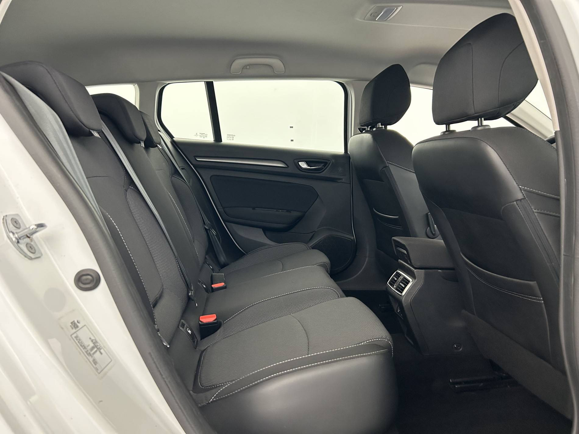 Vente en ligne Renault Megane 4 Estate  Blue dCi 115 au prix de 18 990 €