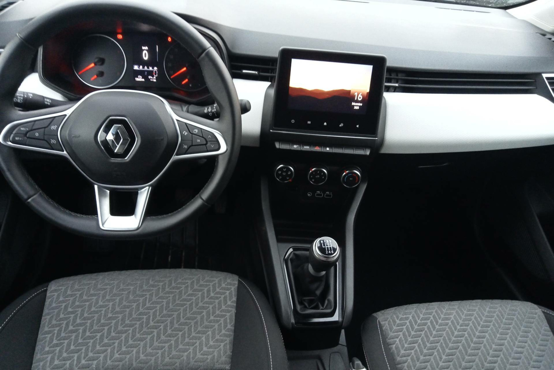 Vente en ligne Renault Clio 5 Clio TCe 90 au prix de 14 990 €