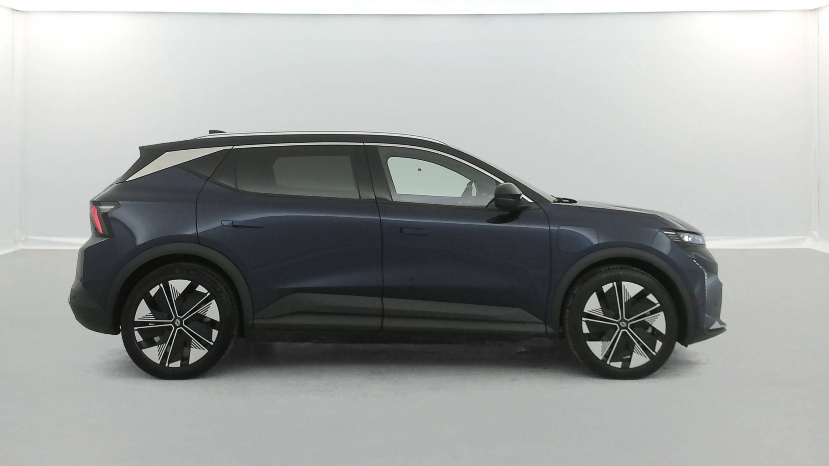 Vente en ligne Renault Scenic E-Tech  220 ch grande autonomie au prix de 34 990 €