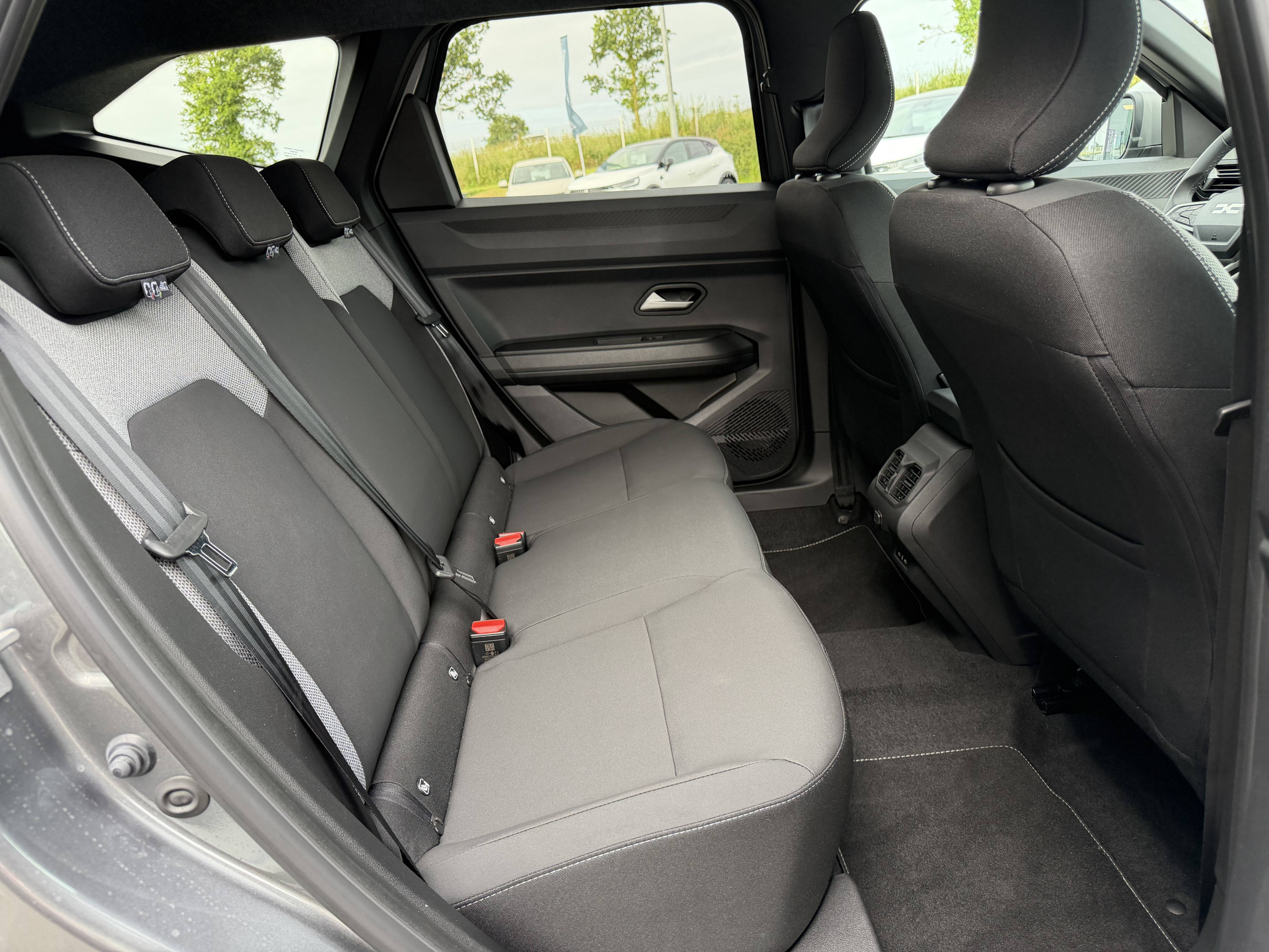 Vente en ligne Dacia Bigster Bigster Hybrid-G 150 4x4 au prix de 32 390 €