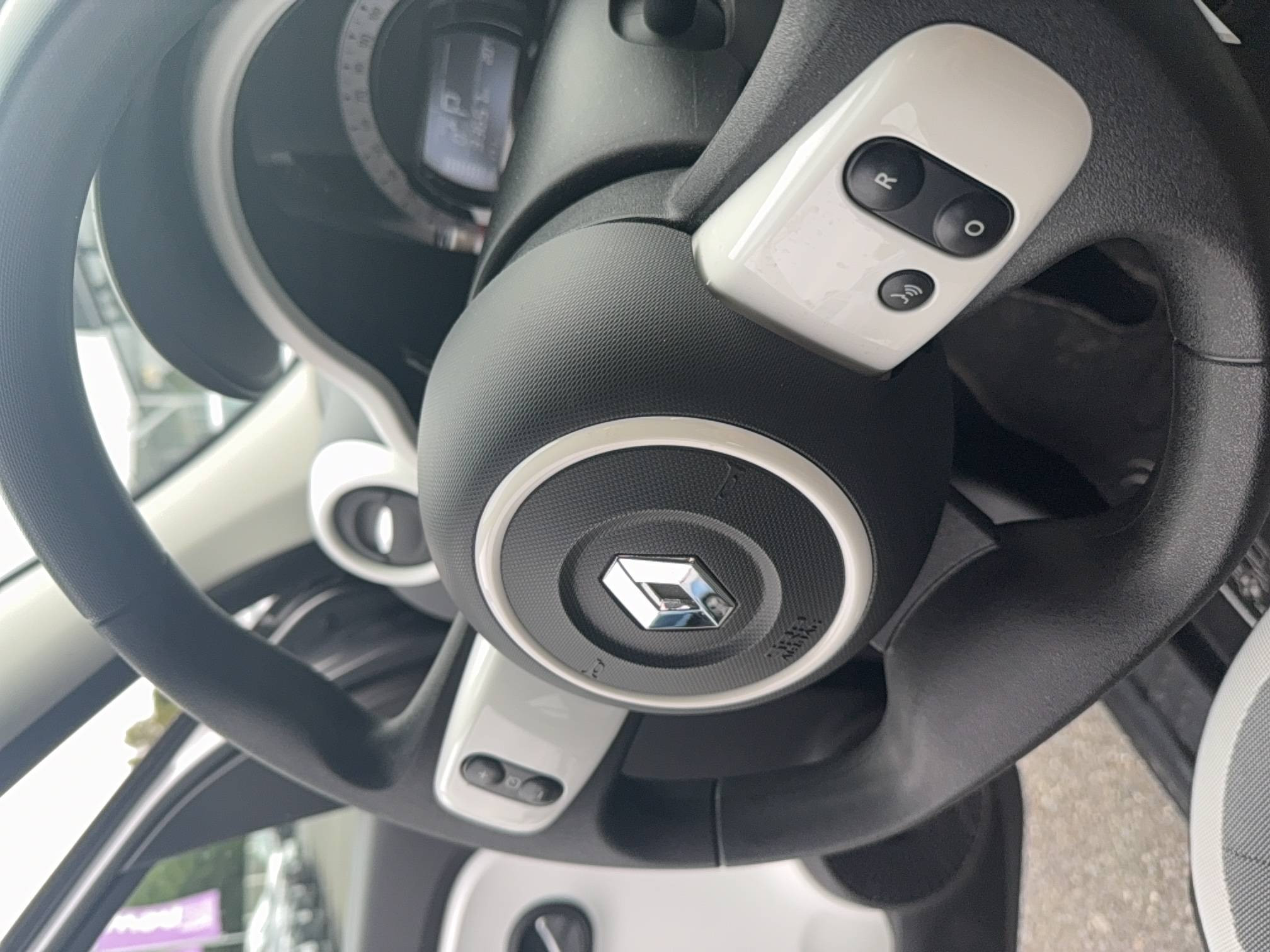 Vente en ligne Renault Twingo Electrique Twingo III E-Tech au prix de 12 490 €