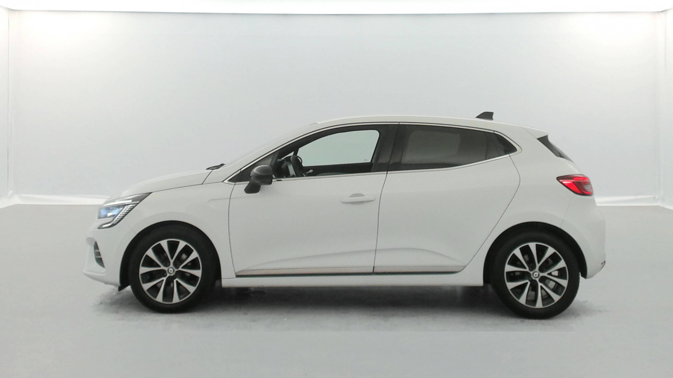 Vente en ligne Renault Clio 5 Clio TCe 90 au prix de 14 500 €