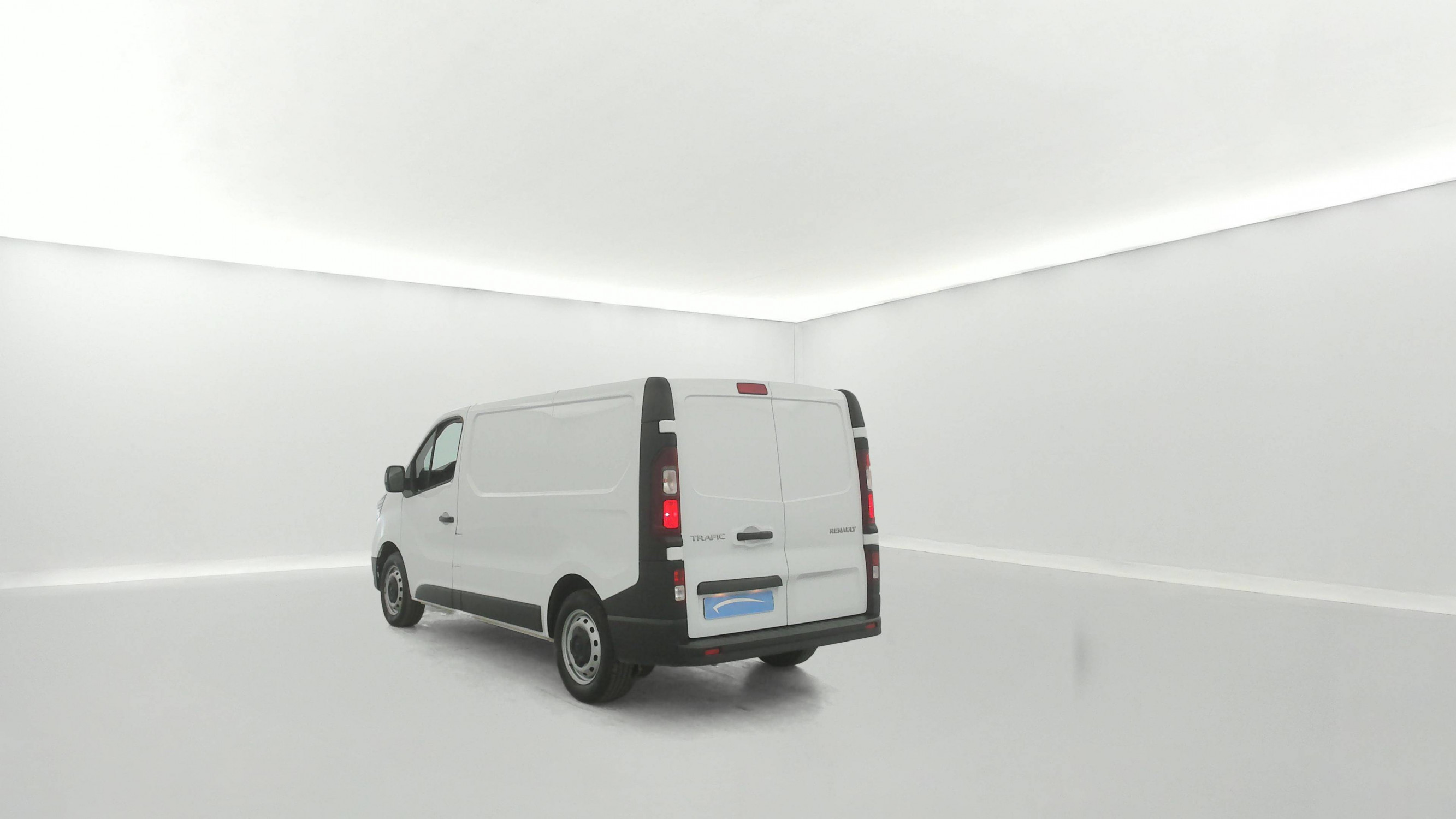 Vente en ligne Renault Trafic 3 Fourgon TRAFIC FG BLUE DCI 130 L1H1 3T GSR2 au prix de 24 390 €