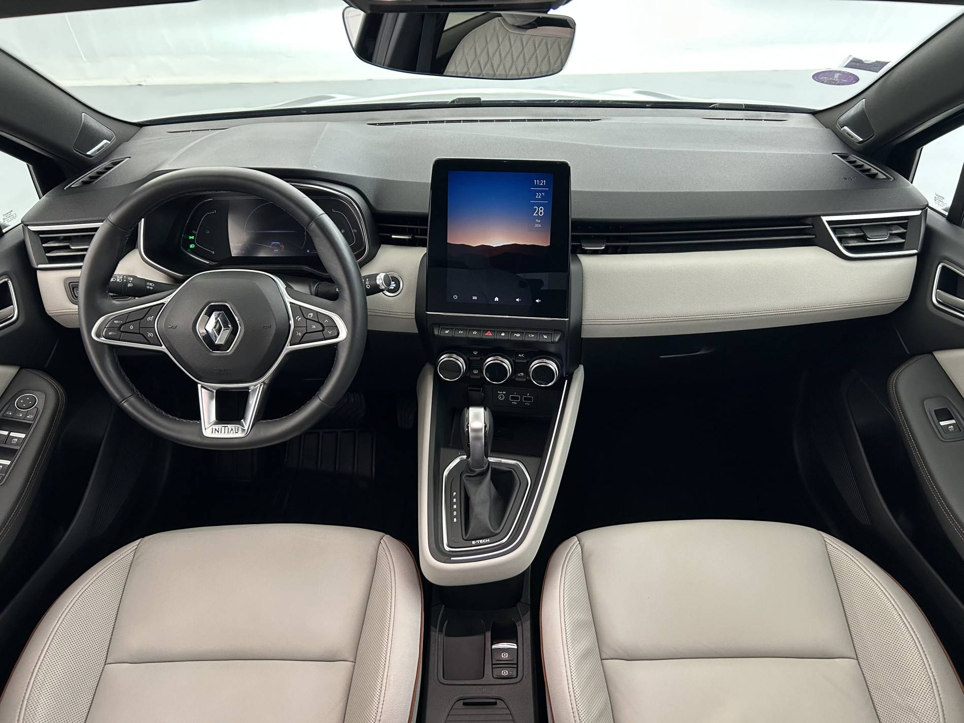 Vente en ligne Renault Clio 5 Clio E-Tech 140 - 21N au prix de 18 790 €
