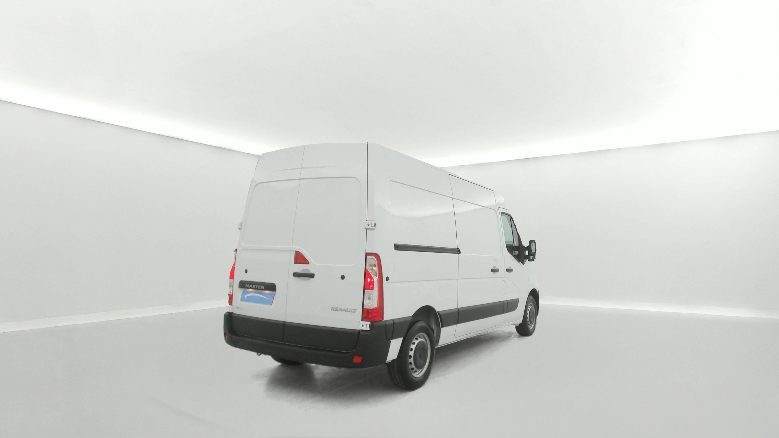 Vente en ligne Renault Master Fourgon MASTER FGN TRAC F3500 L2H2 BLUE DCI 135 au prix de 26 280 €