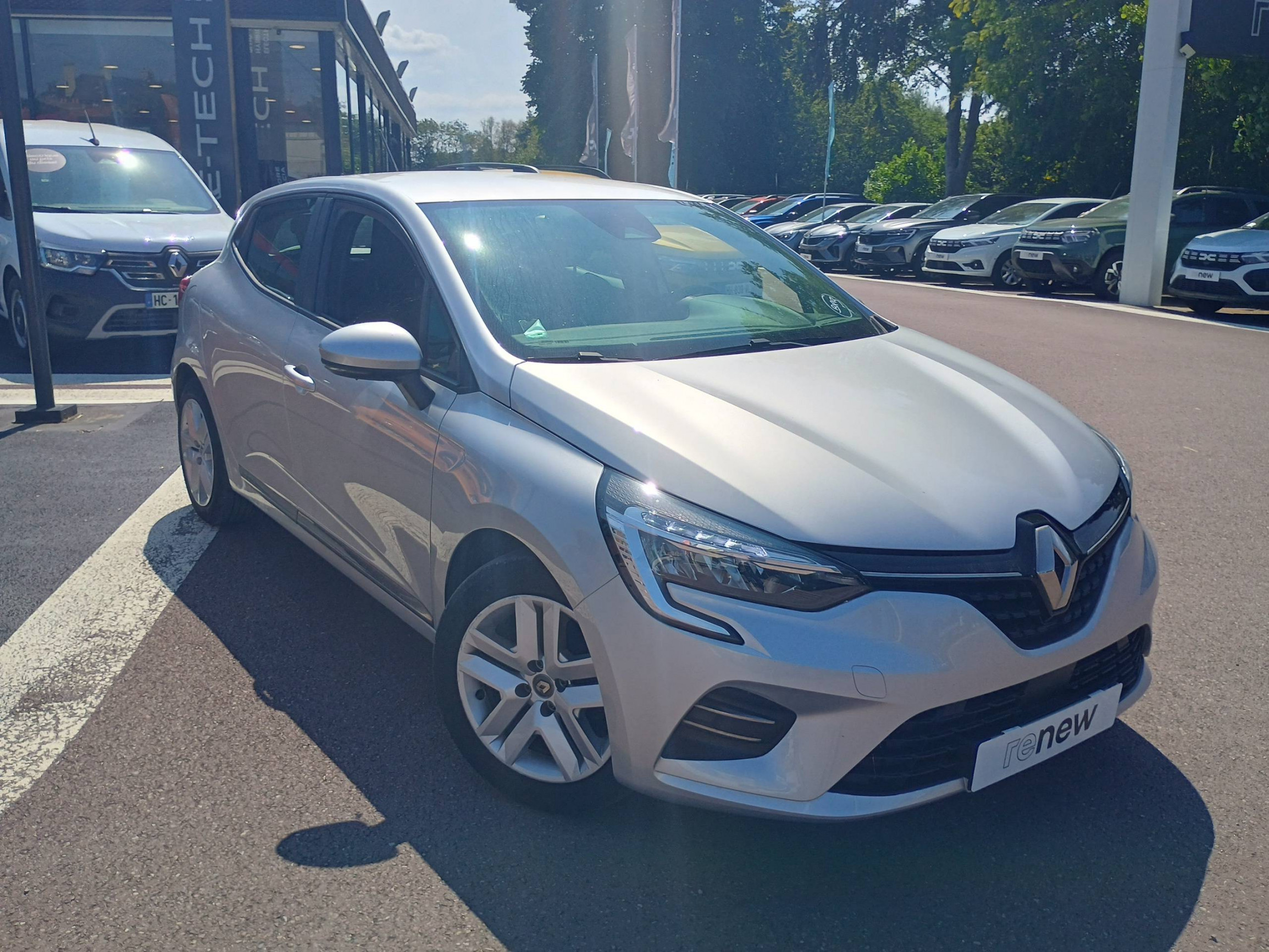 Vente en ligne Renault Clio 5 Clio SCe 65 - 21N au prix de 11 590 €