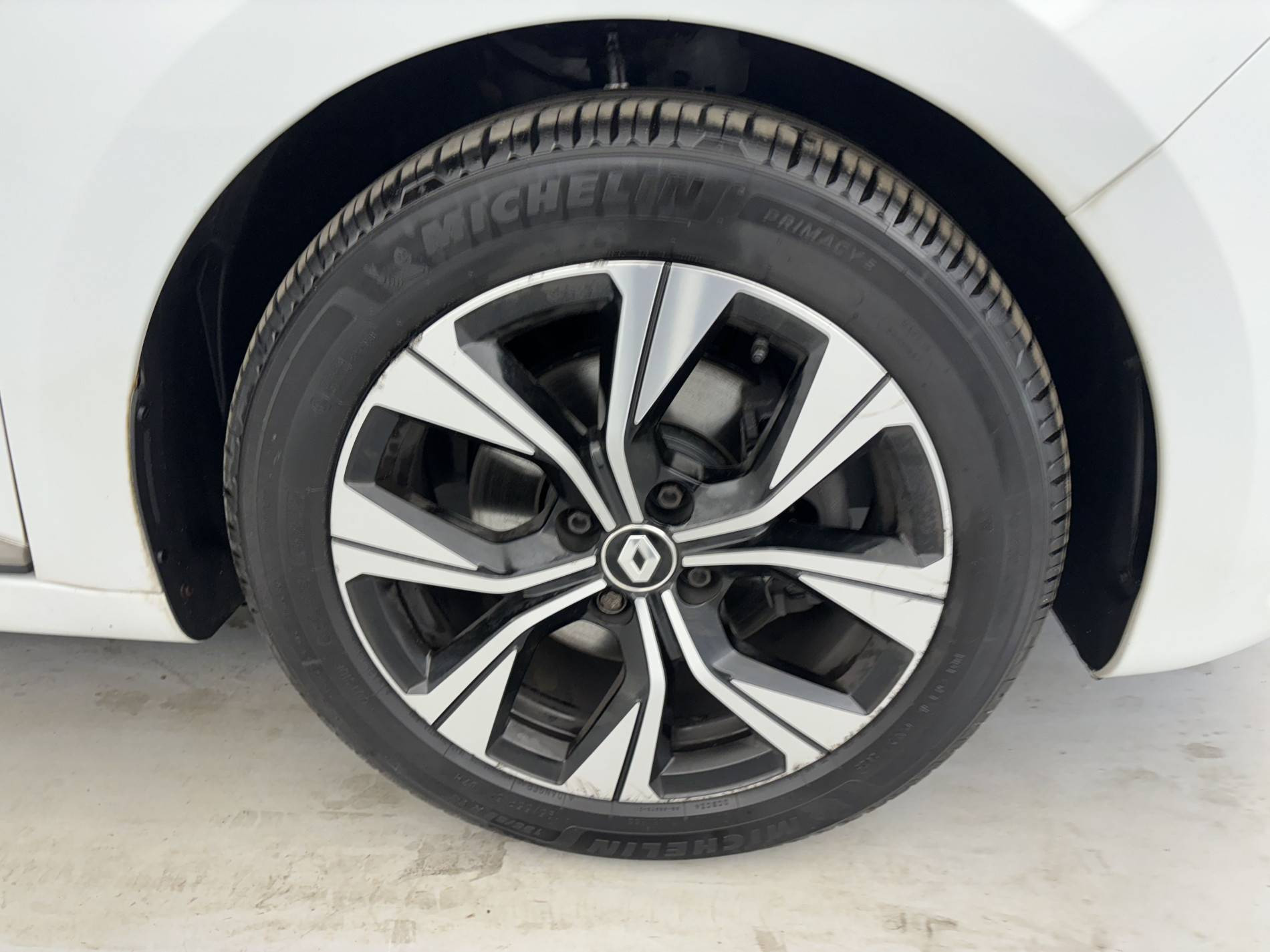 Vente en ligne Renault Clio 5 CLIO SOCIETE BLUE DCI 100 au prix de 10 990 €