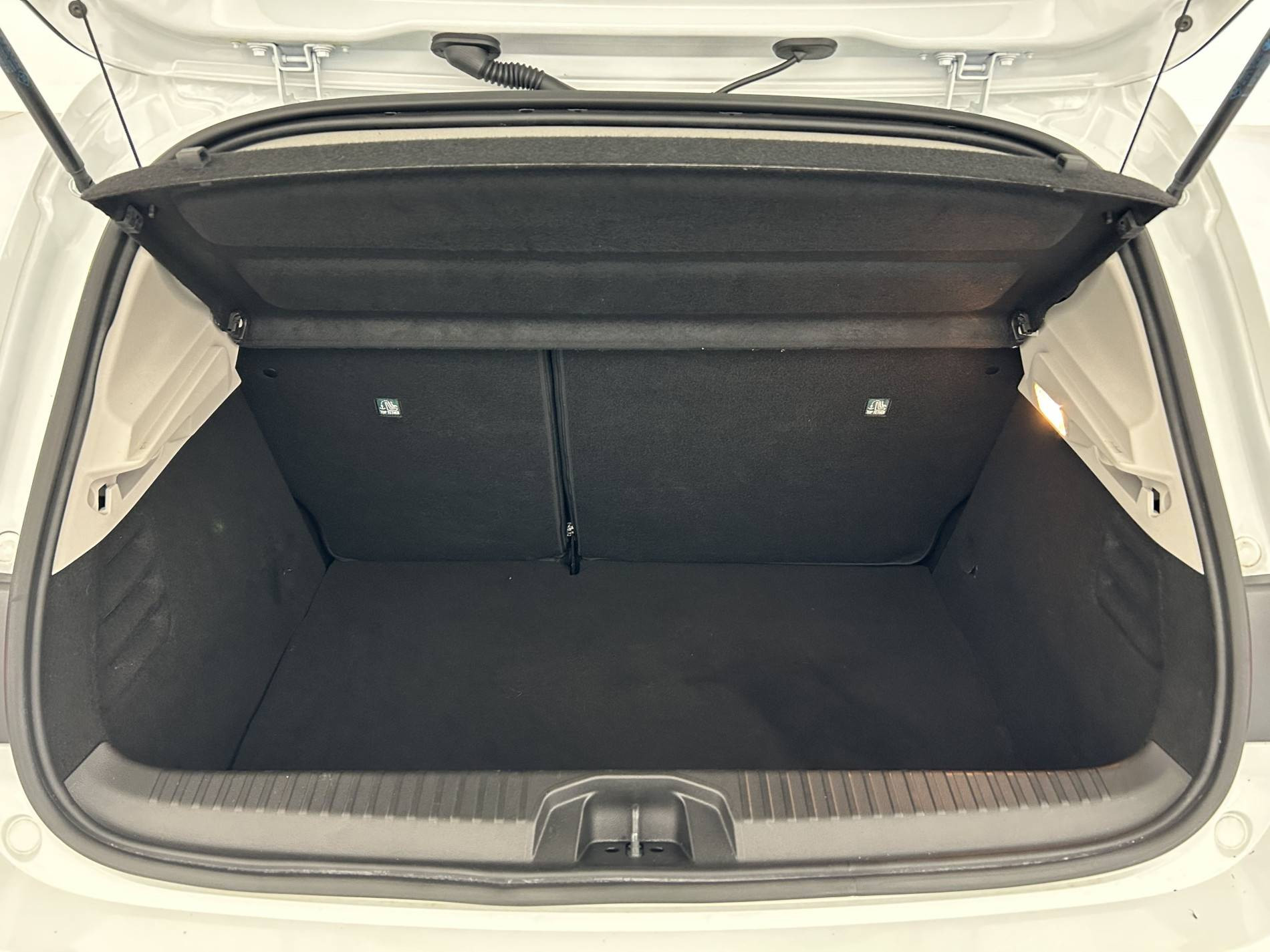 Vente en ligne Renault Clio 5 Clio E-Tech 140 - 21N au prix de 16 590 €