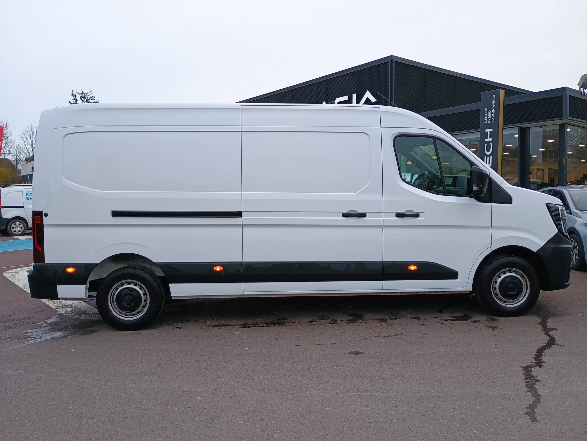 Vente en ligne Renault Master Fourgon MASTER FG BLUE DCI 150 L3H2 3T5 TR au prix de 33 990 €