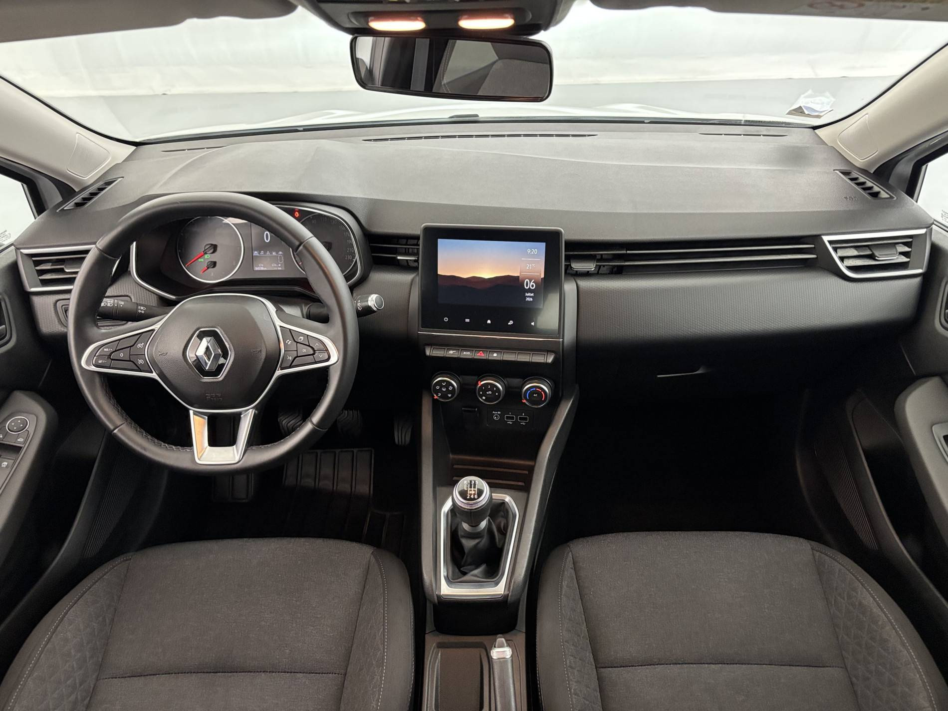 Vente en ligne Renault Clio 5 Clio TCe 90 - 21 au prix de 14 290 €
