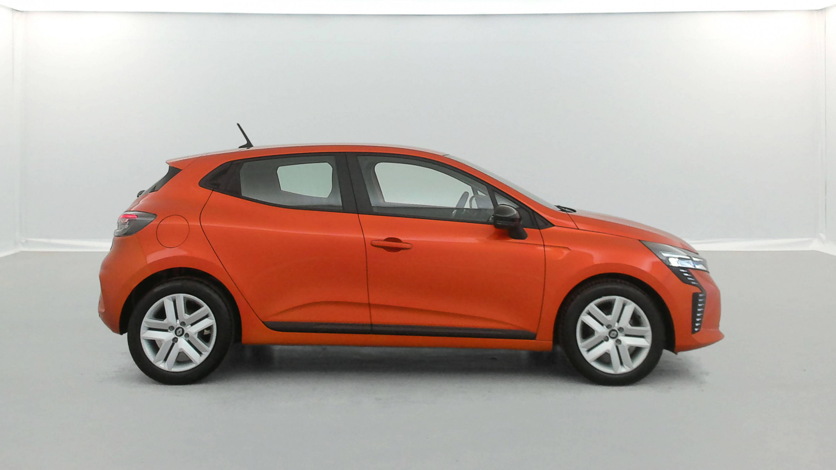 Vente en ligne Renault Clio 5 Clio SCe 65 au prix de 12 990 €