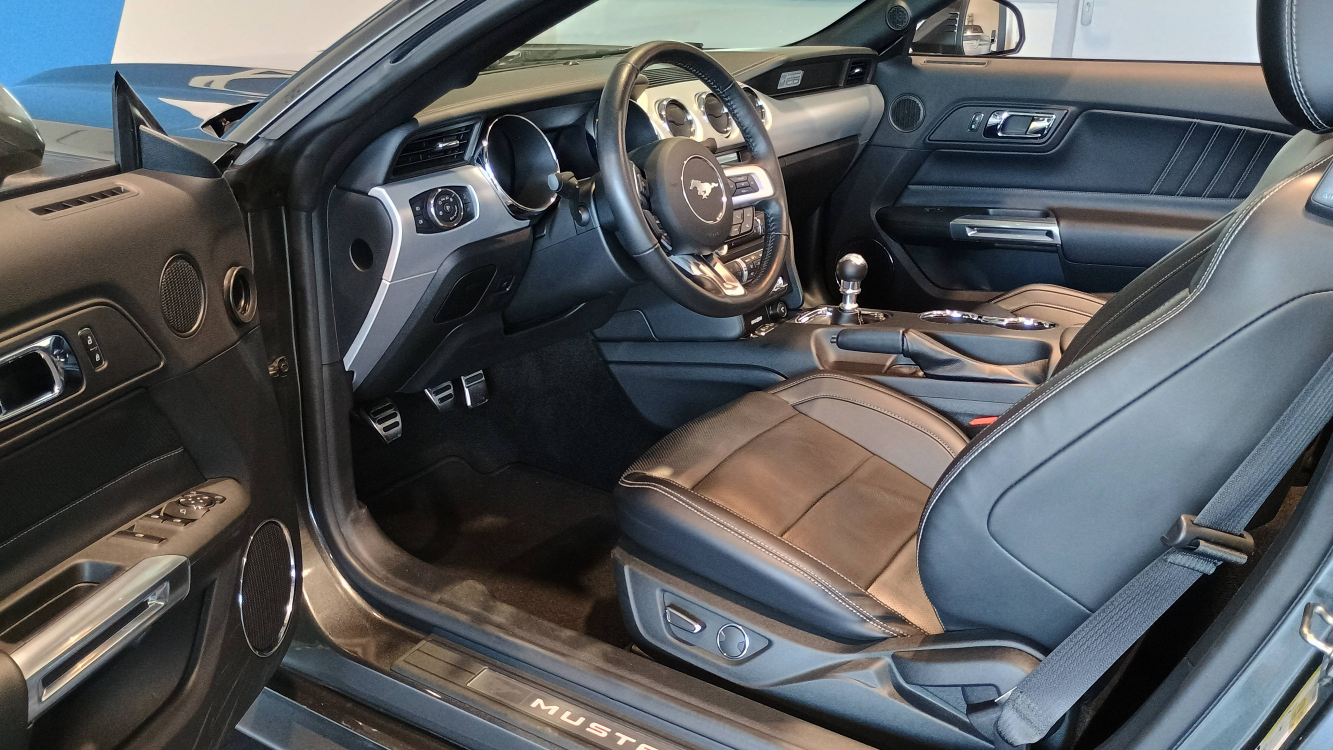 Vente en ligne Ford Mustang  V8 5.0 421 au prix de 39 990 €