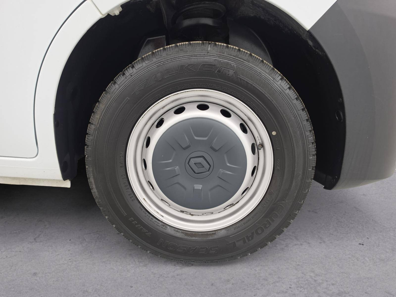 Vente en ligne Renault Master Fourgon MASTER FGN TRAC F3500 L3H3 BLUE DCI 135 au prix de 26 990 €