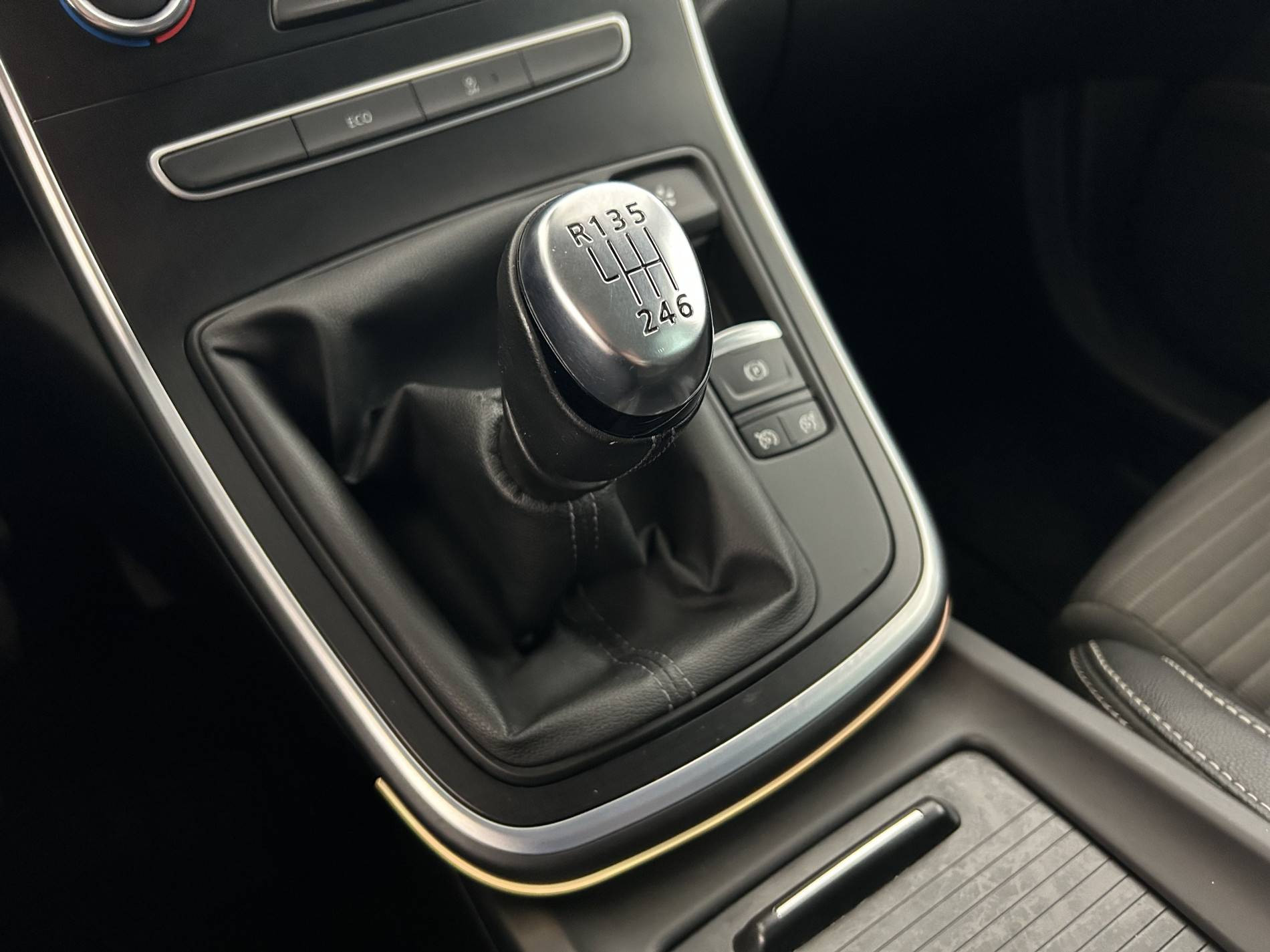 Vente en ligne Renault Scenic 4 Scenic Blue dCi 150 au prix de 13 990 €