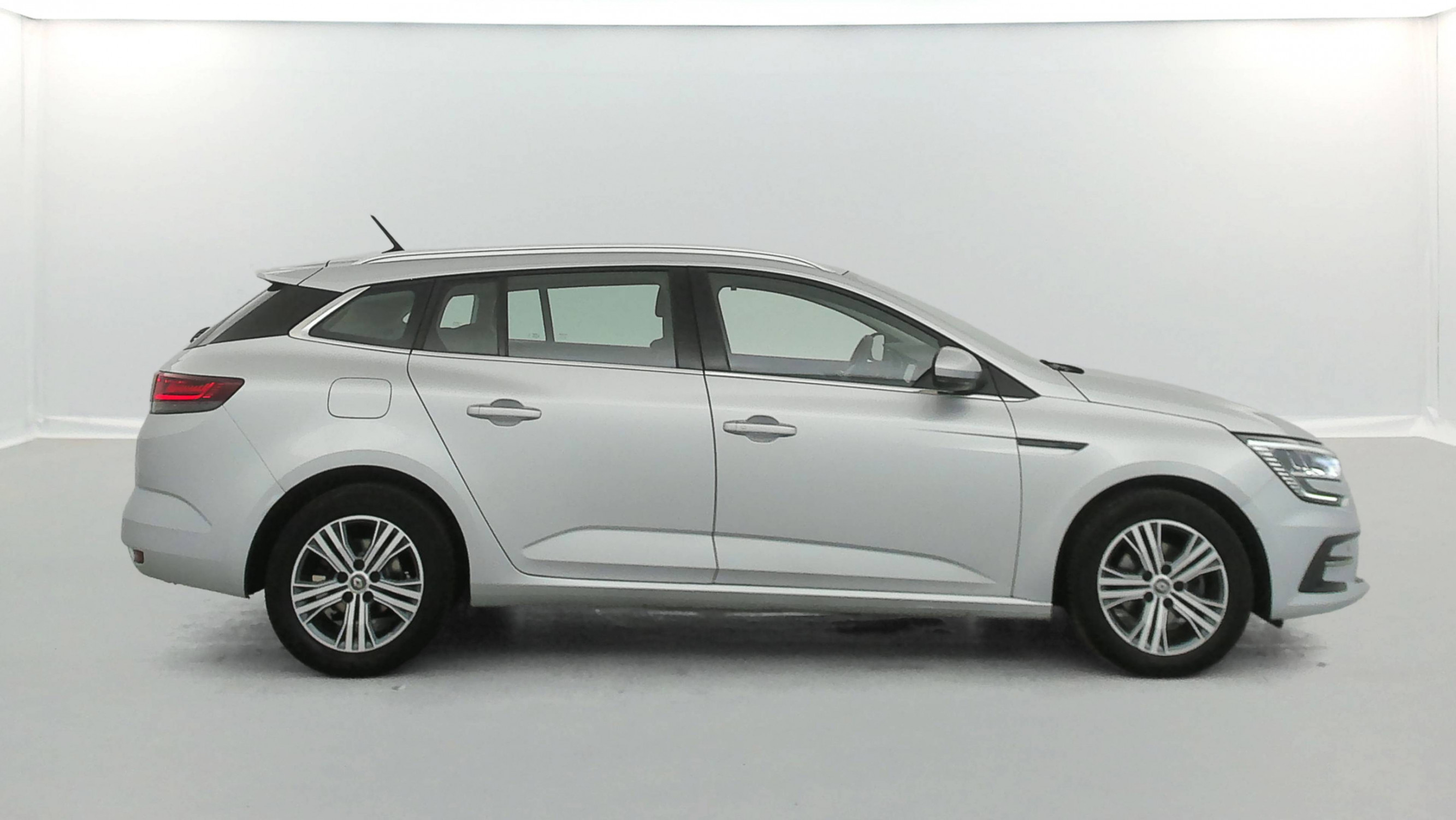Vente en ligne Renault Megane 4 Estate  Blue dCi 115 au prix de 14 990 €