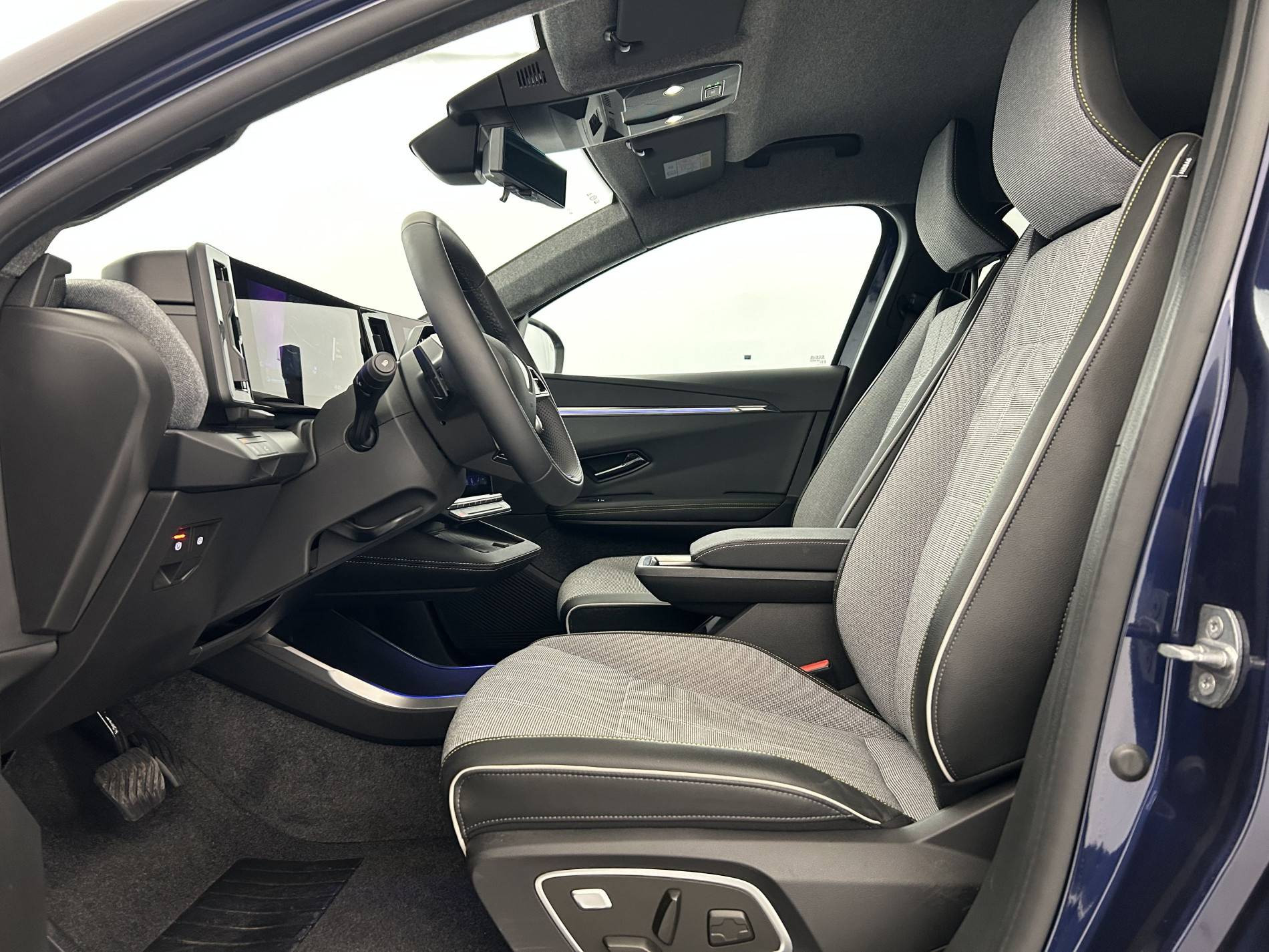Vente en ligne Renault Scenic E-Tech Scenic E-Tech électrique 220 ch grande autonomie au prix de 36 991 €