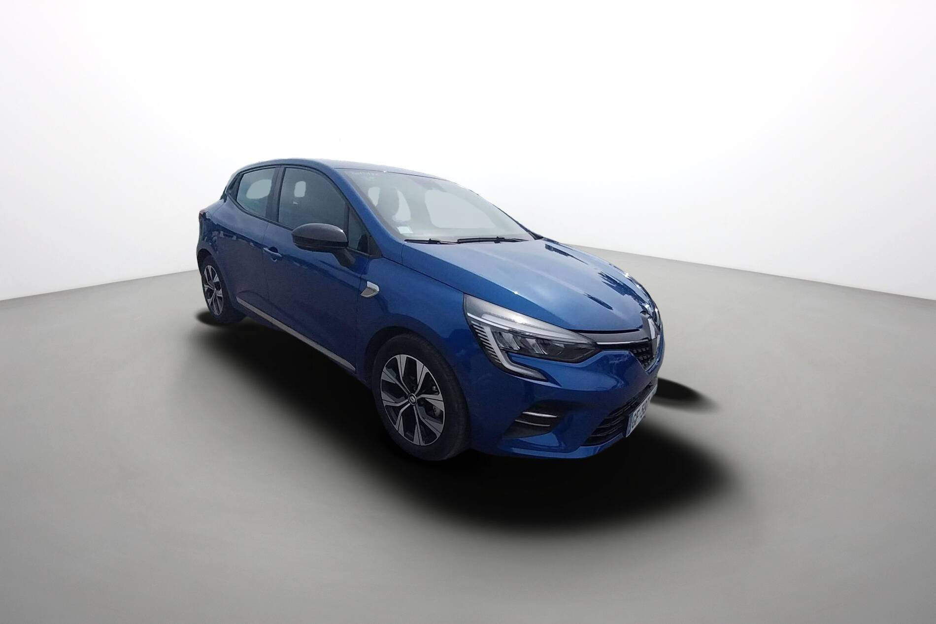 Vente en ligne Renault Clio 5 Clio E-Tech 140 - 21N au prix de 15 490 €