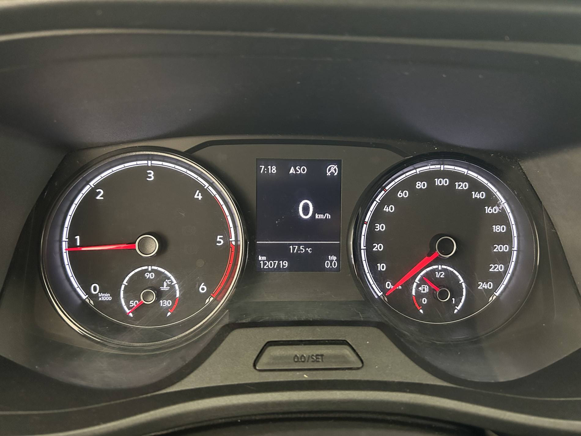 Vente en ligne Volkswagen Transporter  L1H1 2.0 TDI 110 BVM5 au prix de 22 690 €