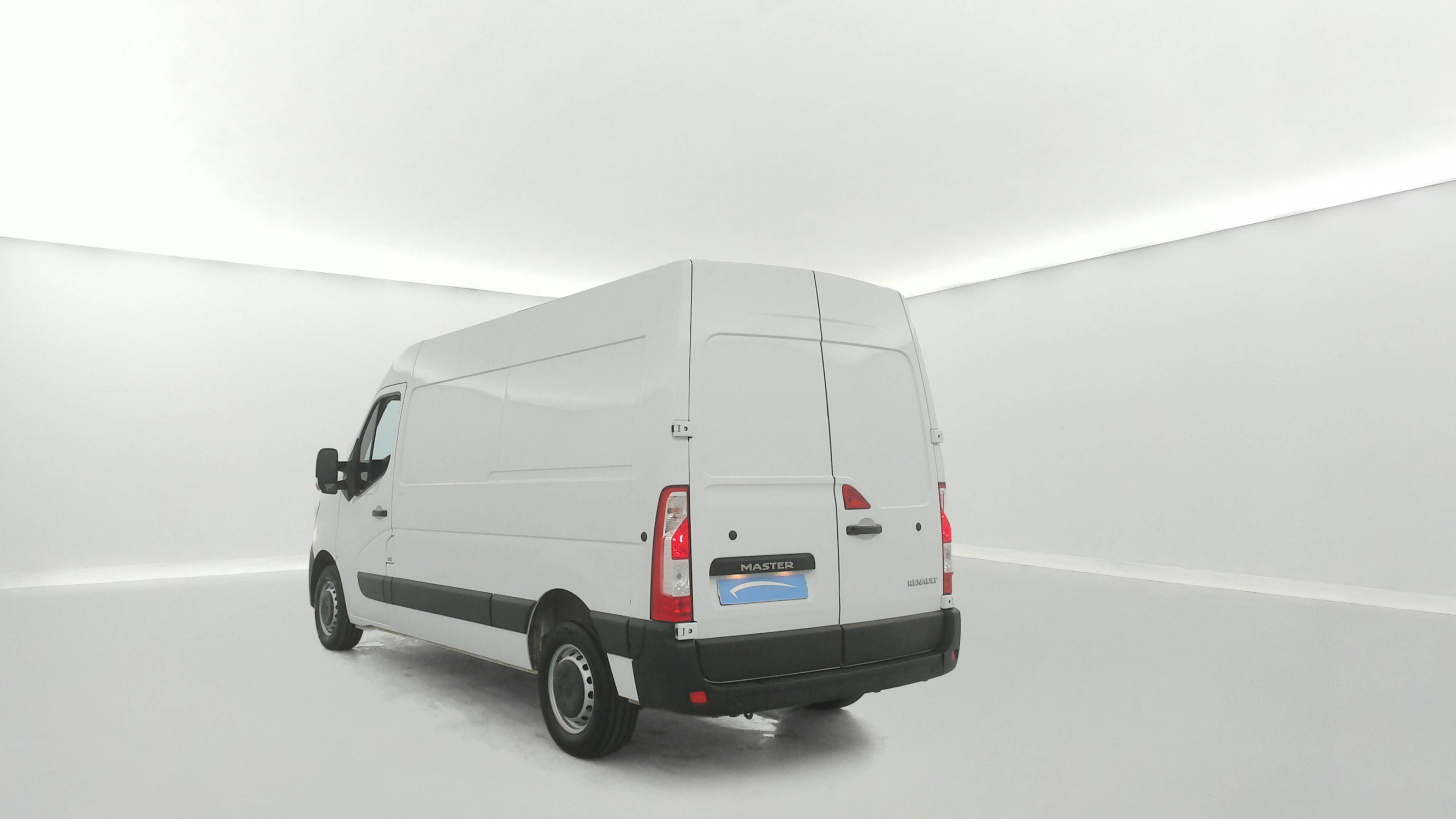 Vente en ligne Renault Master Fourgon MASTER FGN TRAC F3500 L2H2 BLUE DCI 135 au prix de 23 990 €