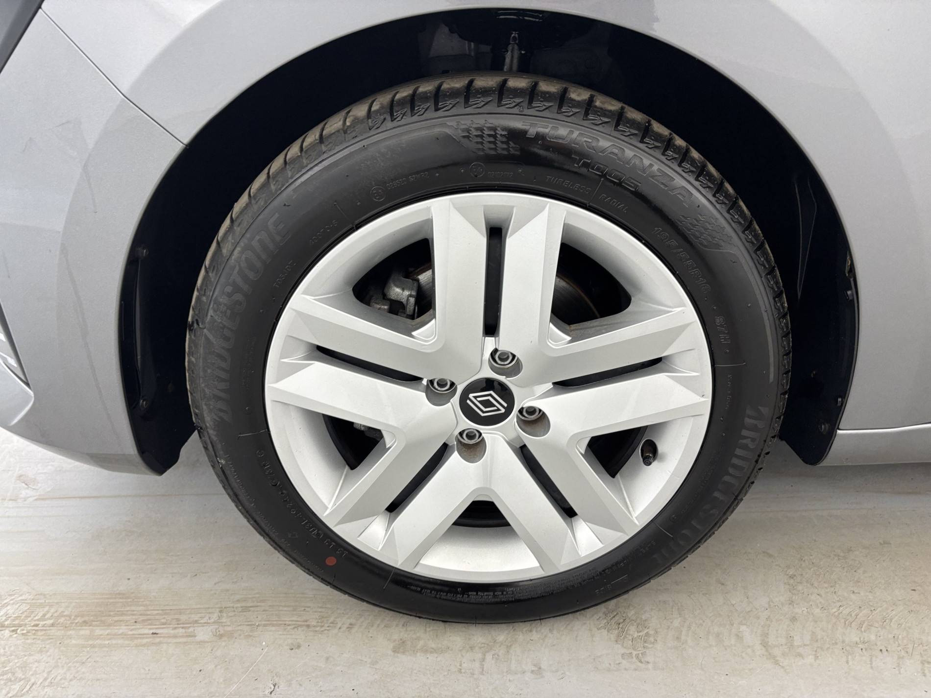 Vente en ligne Renault Clio 5 Clio Blue dCi 100 ch GSR2 au prix de 18 191 €