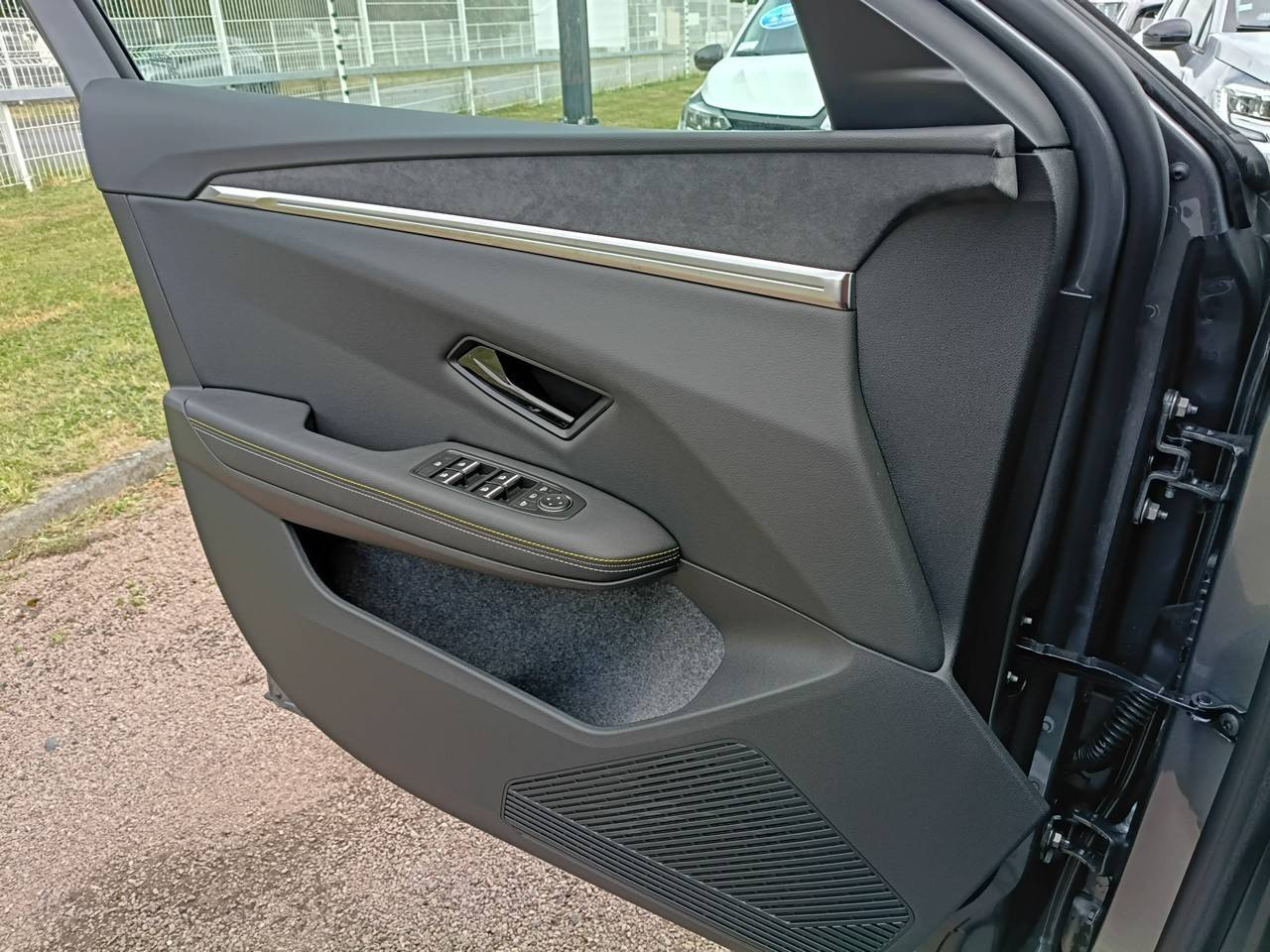 Vente en ligne Renault Scenic E-Tech Scenic E-Tech électrique 220 ch grande autonomie au prix de 40 990 €