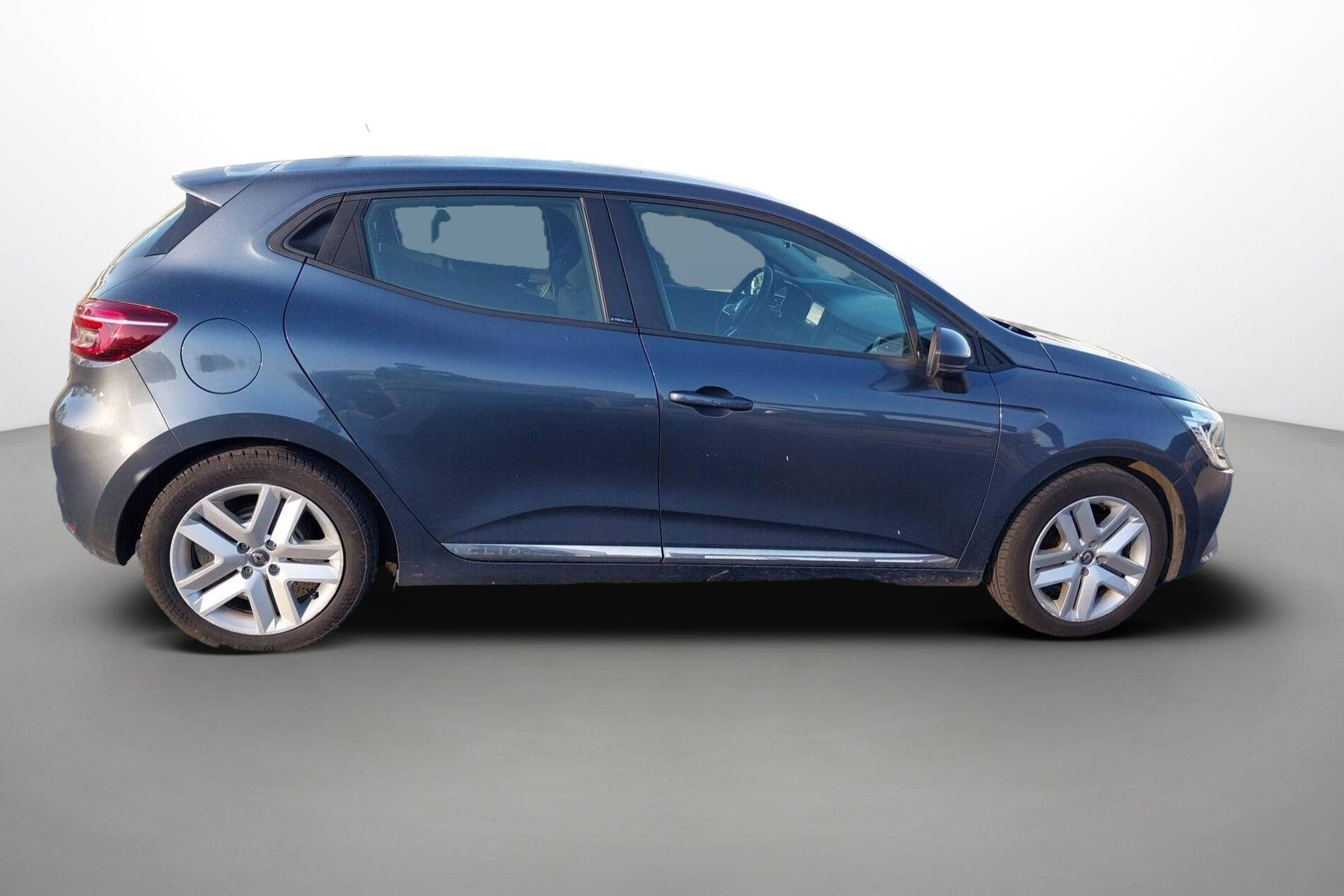 Vente en ligne Renault Clio 5 Clio E-Tech 140 au prix de 12 500 €