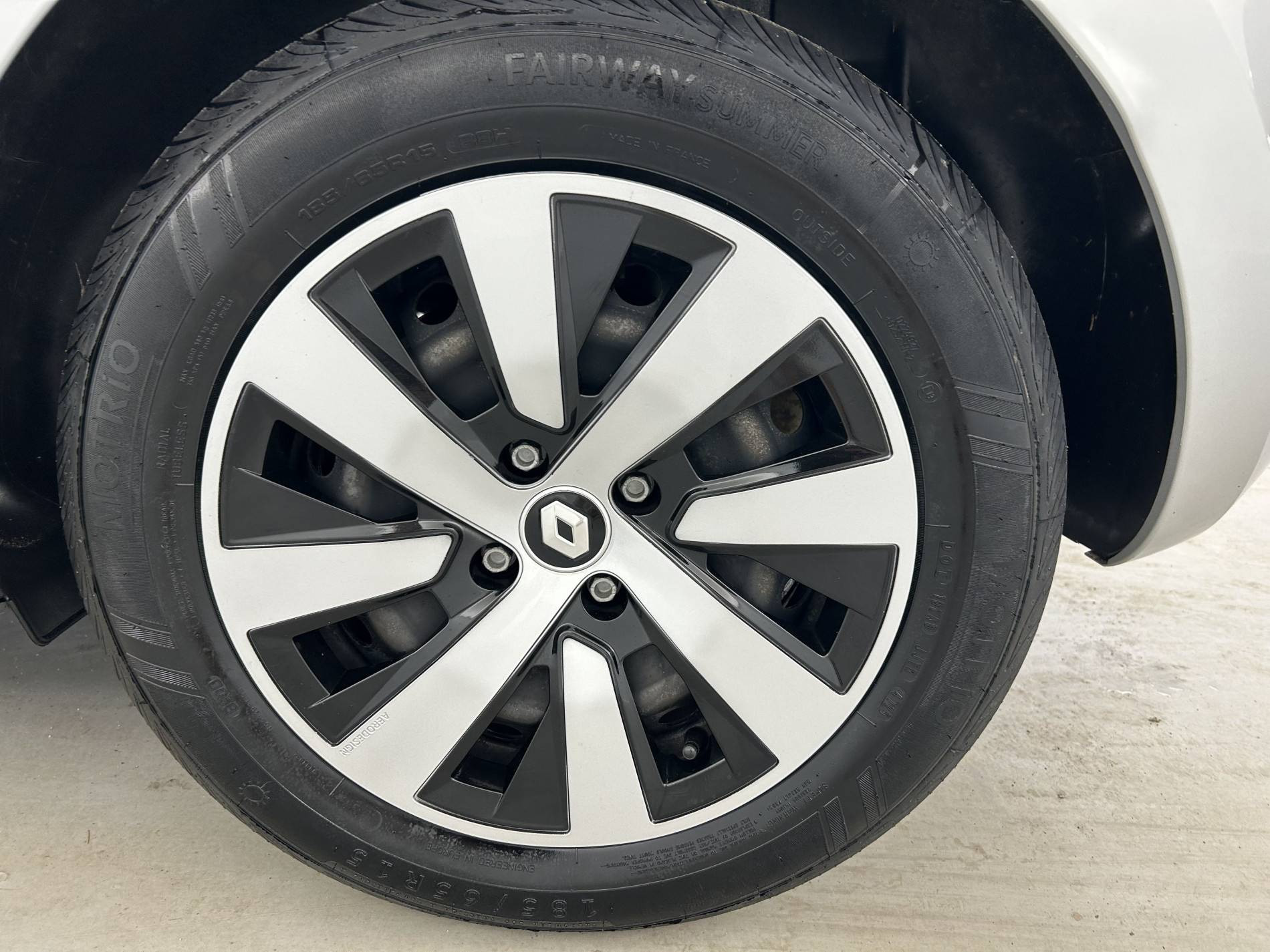 Vente en ligne Renault Clio 5 Clio TCe 90 au prix de 13 990 €