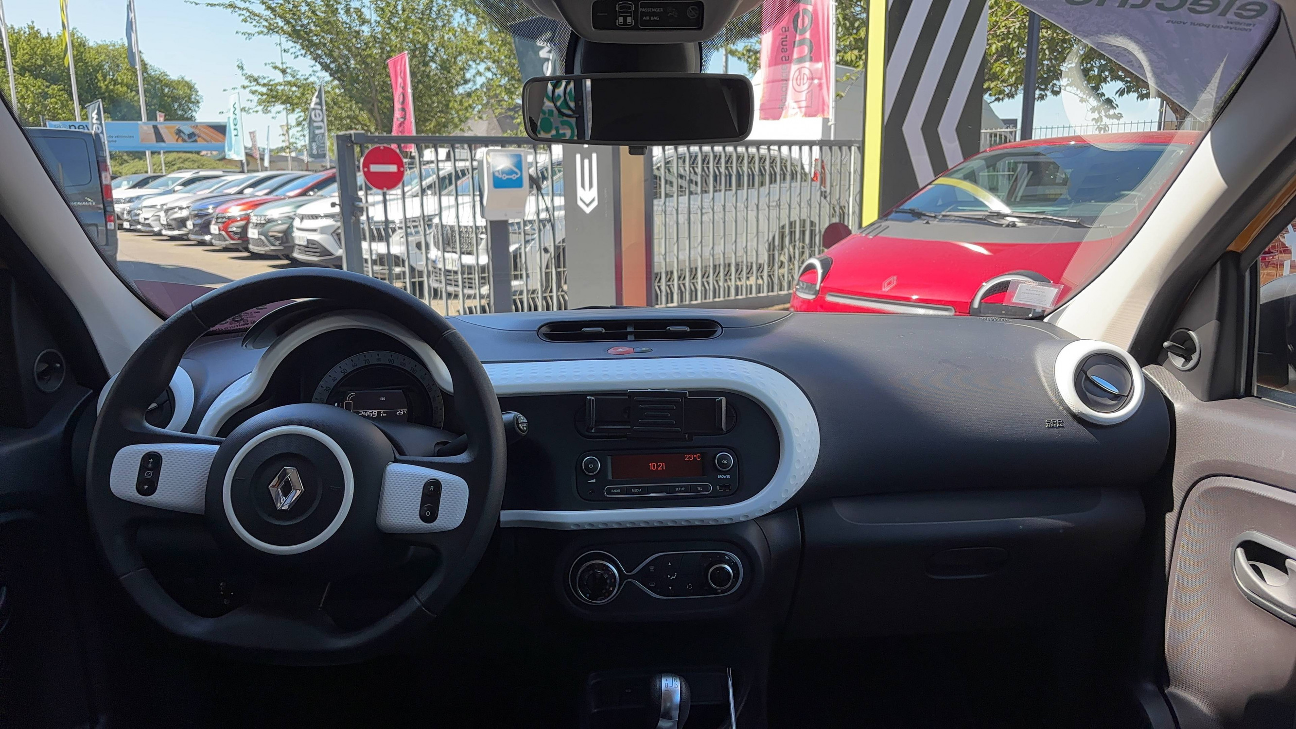 Vente en ligne Renault Twingo Electrique Twingo III E-Tech au prix de 12 990 €